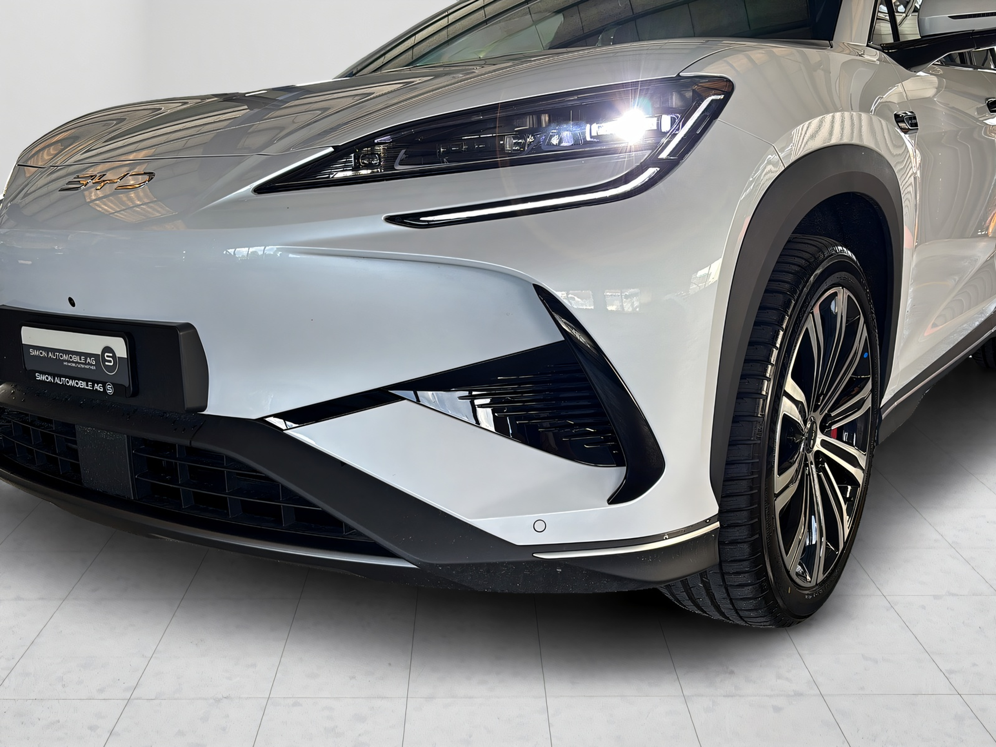 listing desktop thumbnail image 2