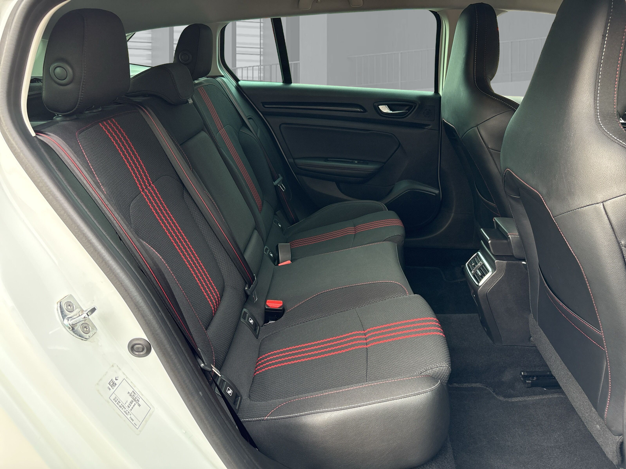 listing desktop thumbnail image 12