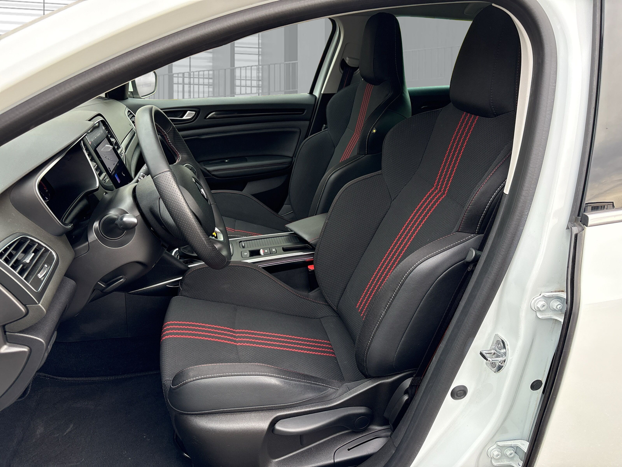 listing desktop thumbnail image 9