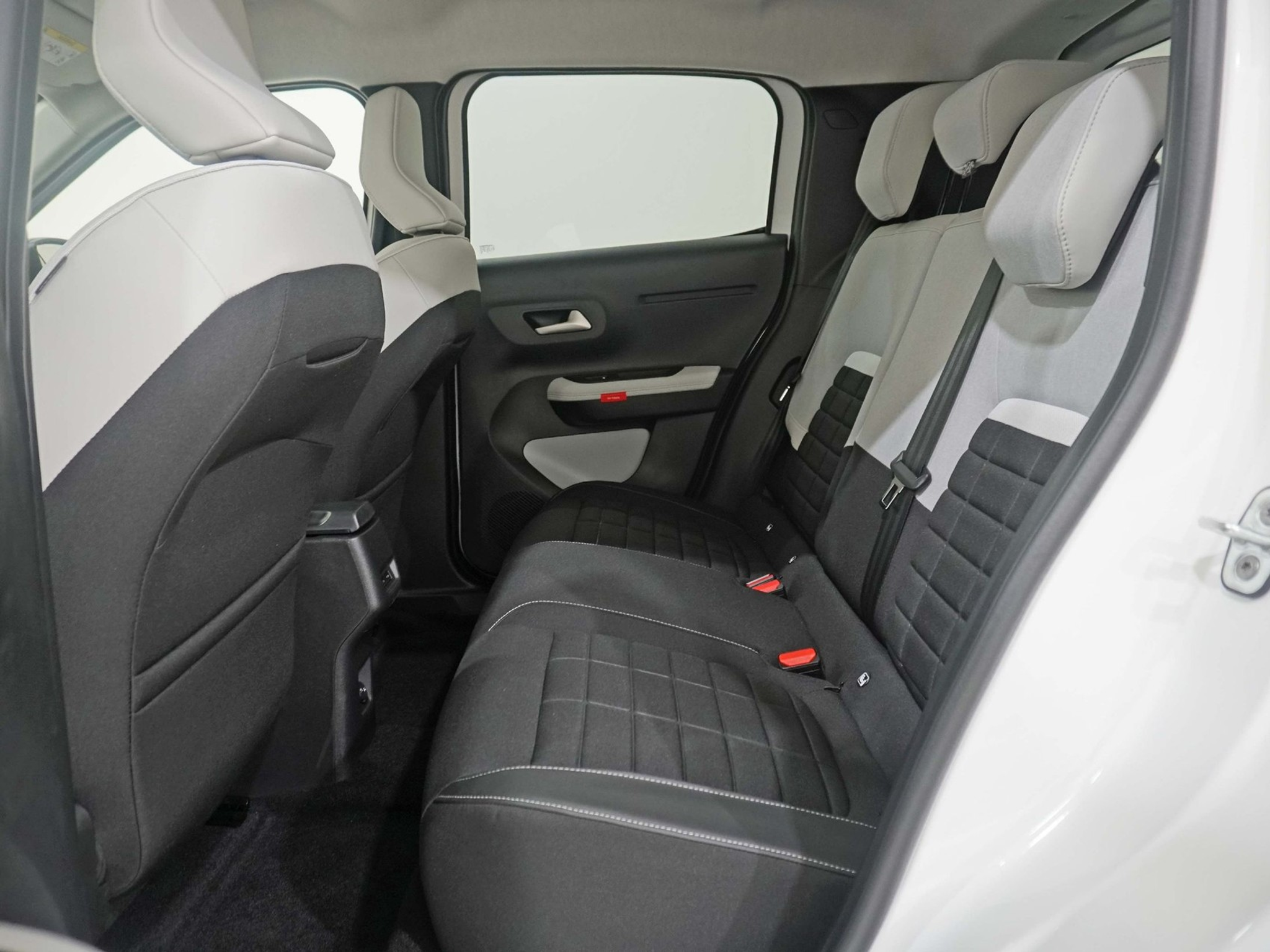 listing desktop thumbnail image 17