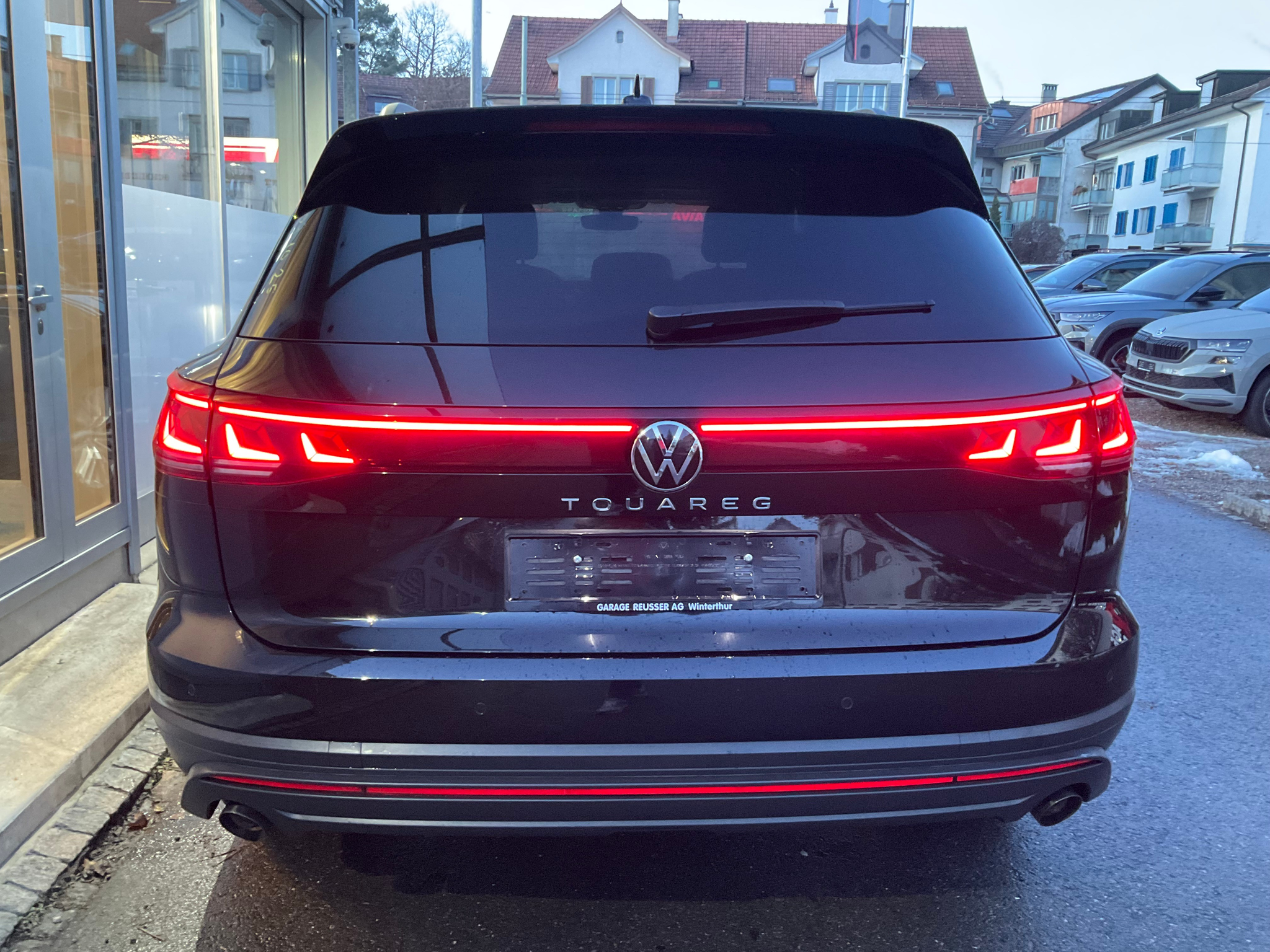 listing desktop thumbnail image 4