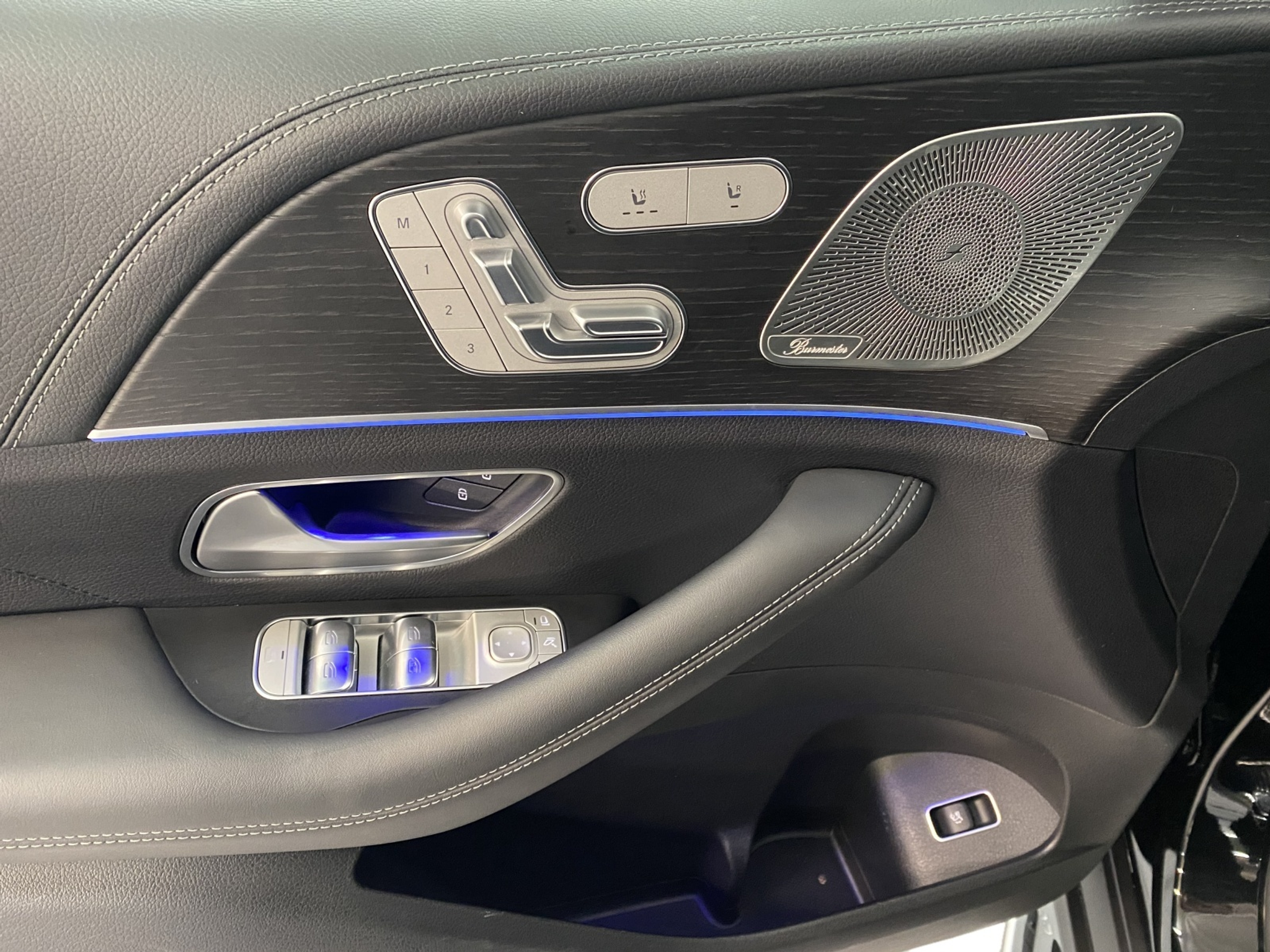 listing desktop thumbnail image 10