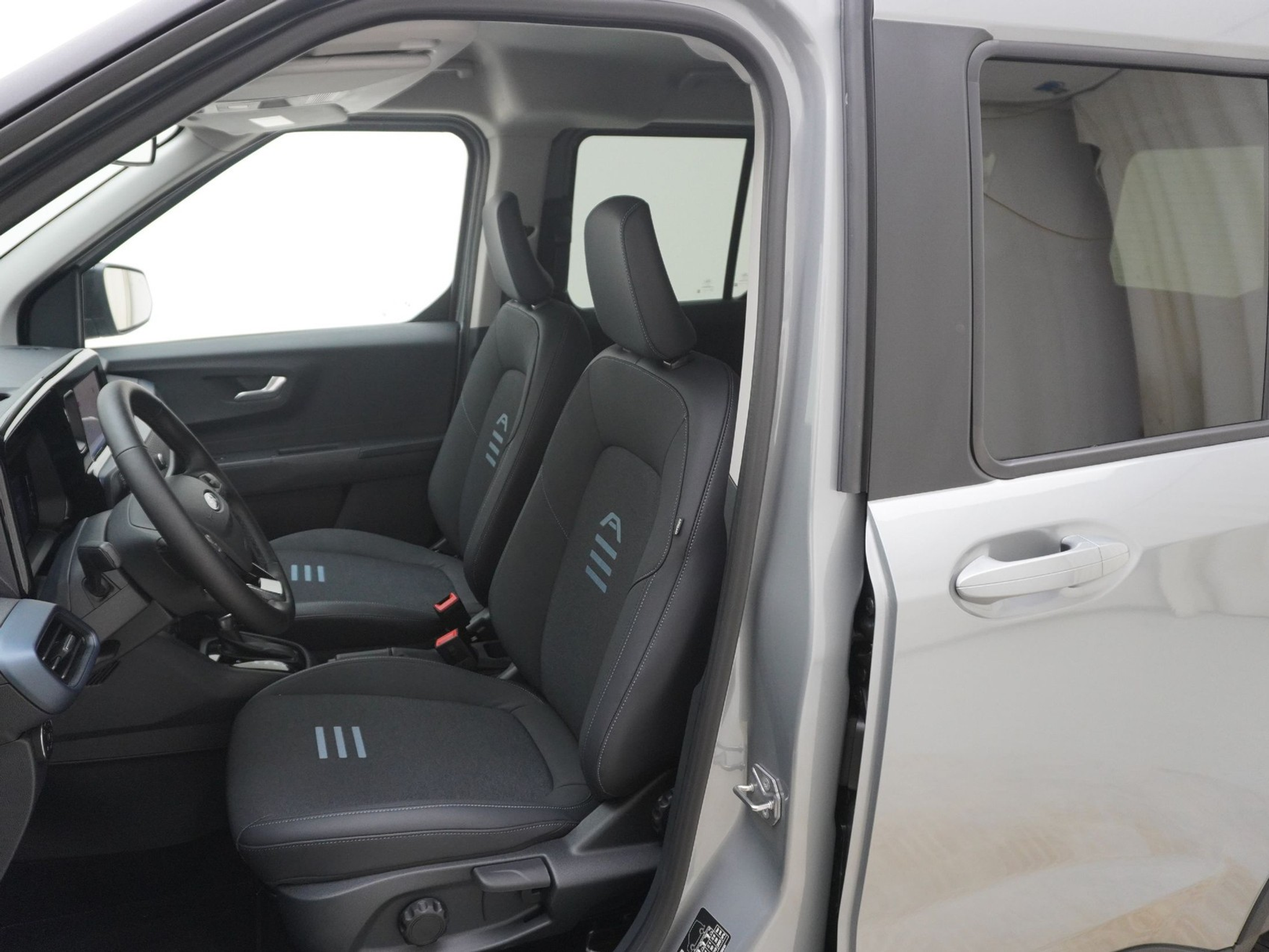 listing desktop thumbnail image 11