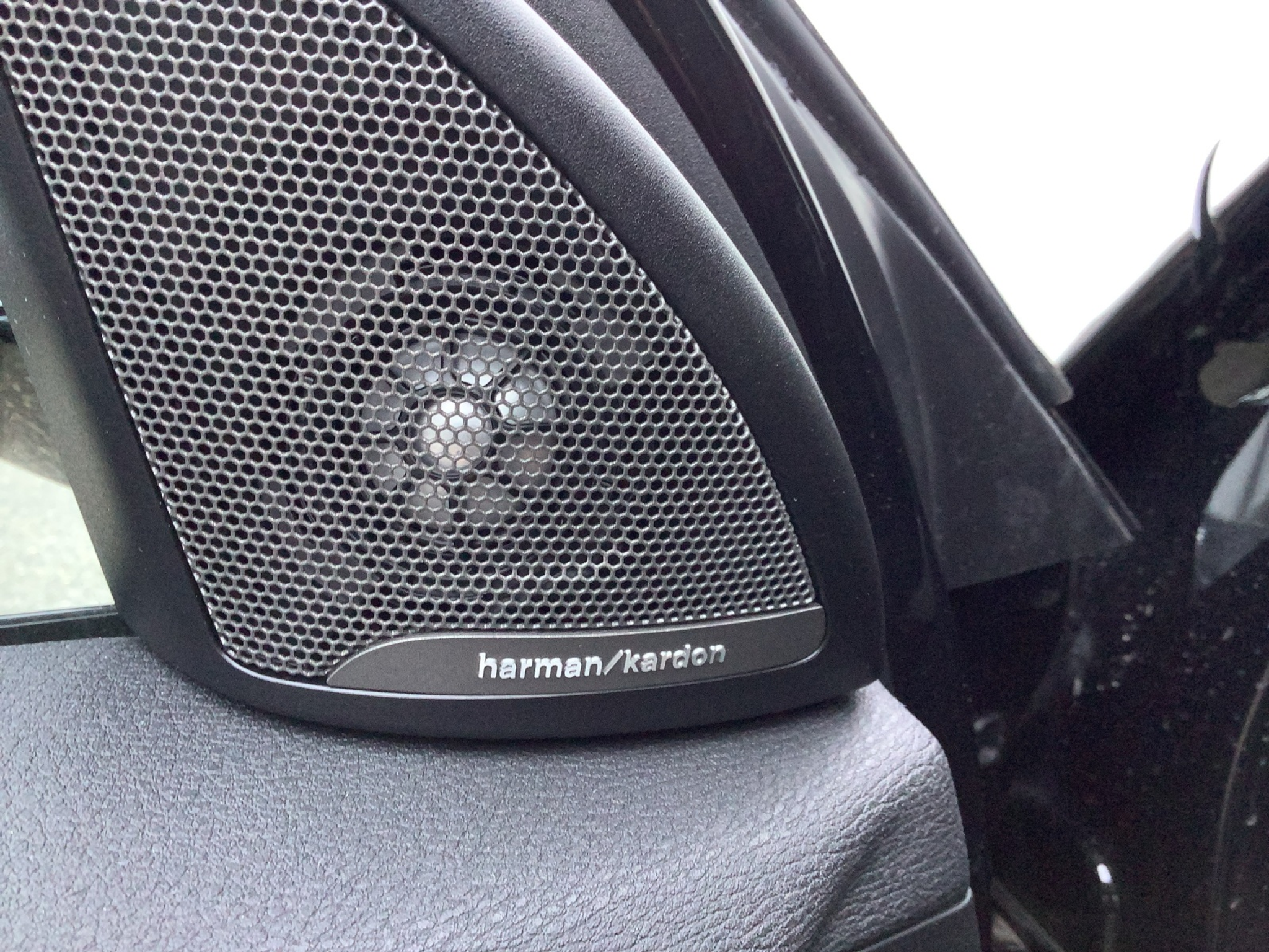 listing desktop thumbnail image 19