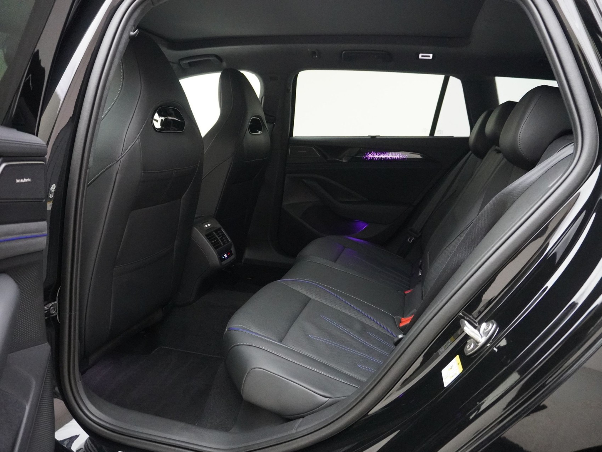 listing desktop thumbnail image 11