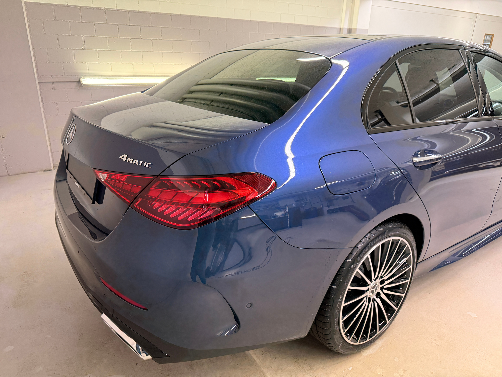 listing desktop thumbnail image 5