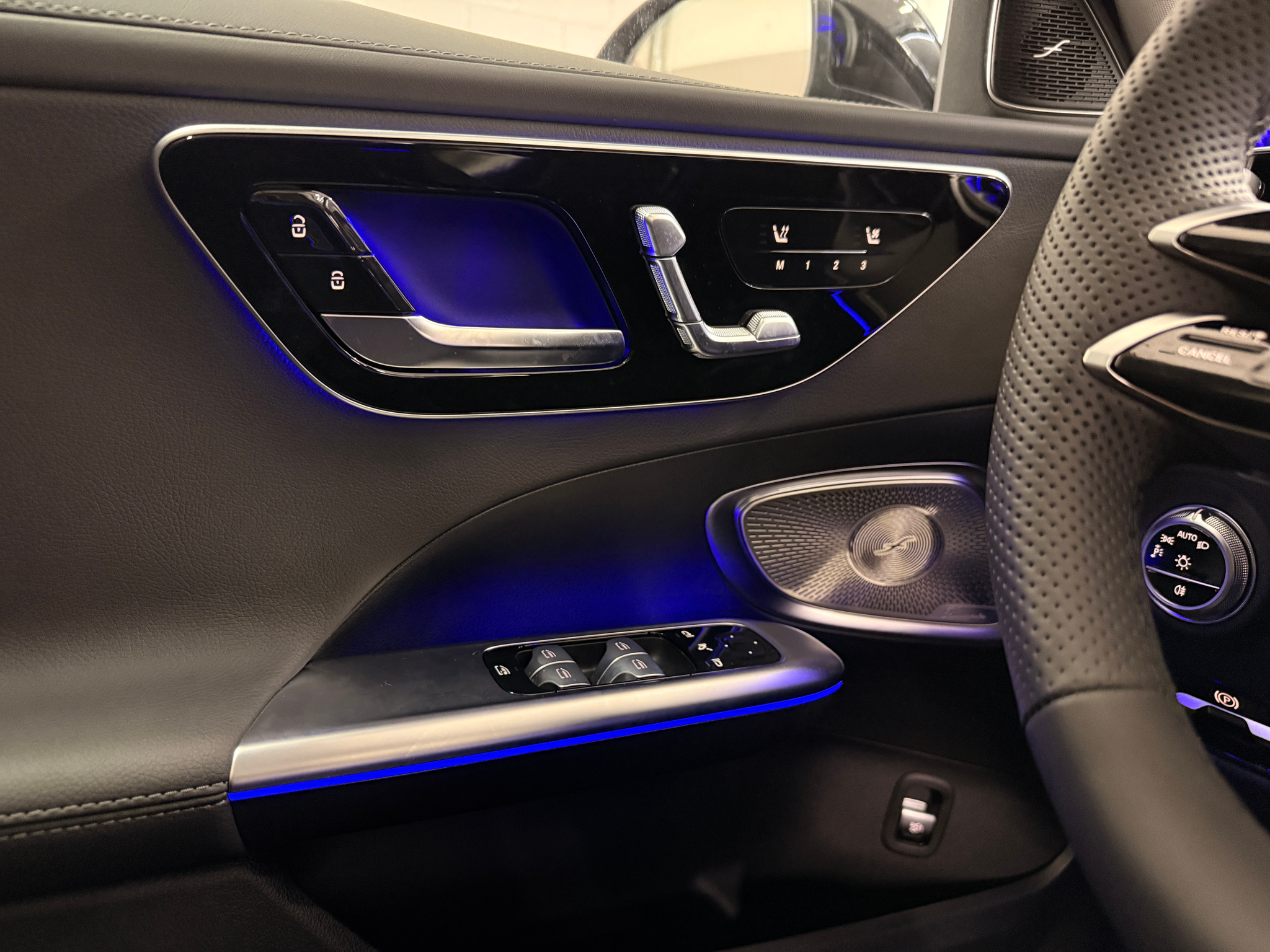 listing desktop thumbnail image 16