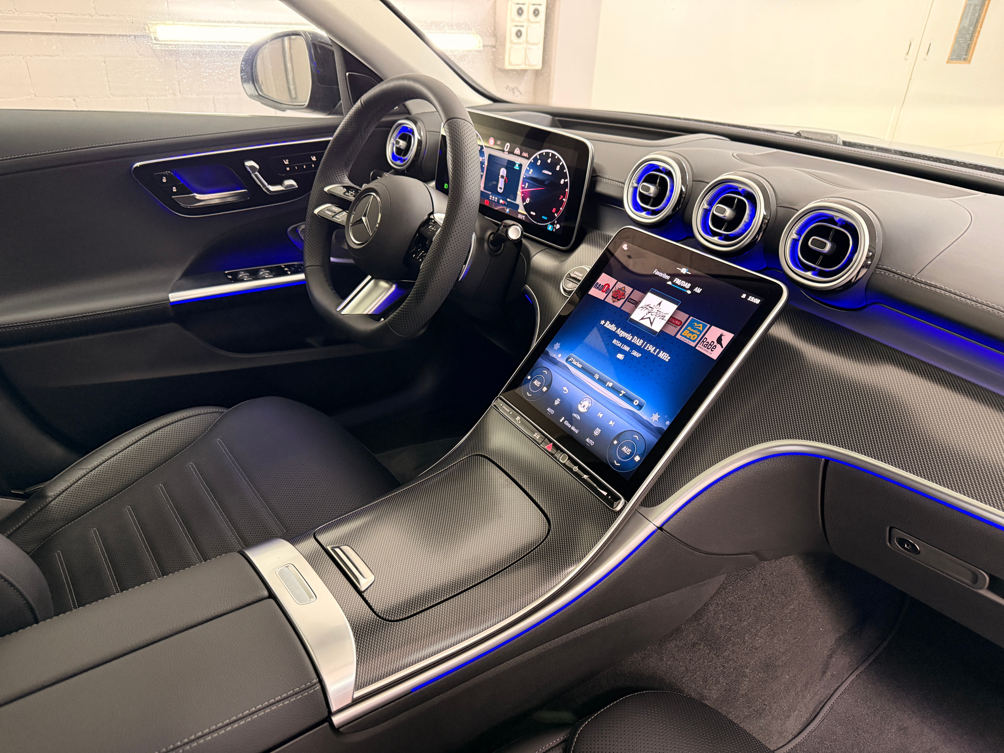 listing desktop thumbnail image 11