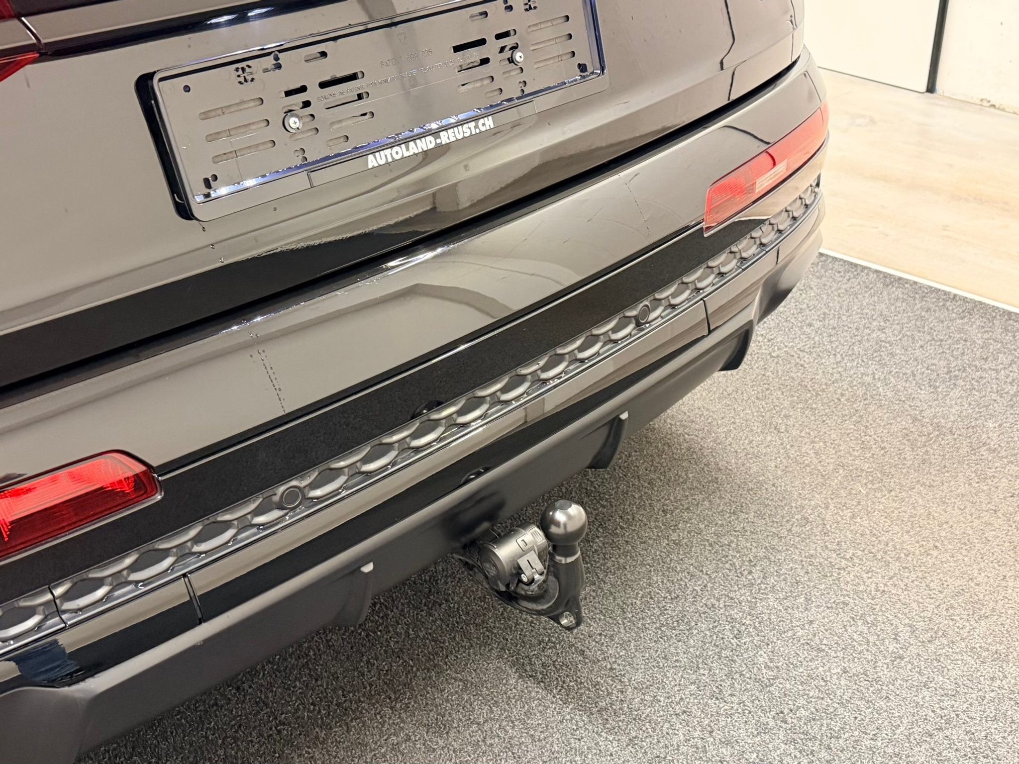 listing desktop thumbnail image 7