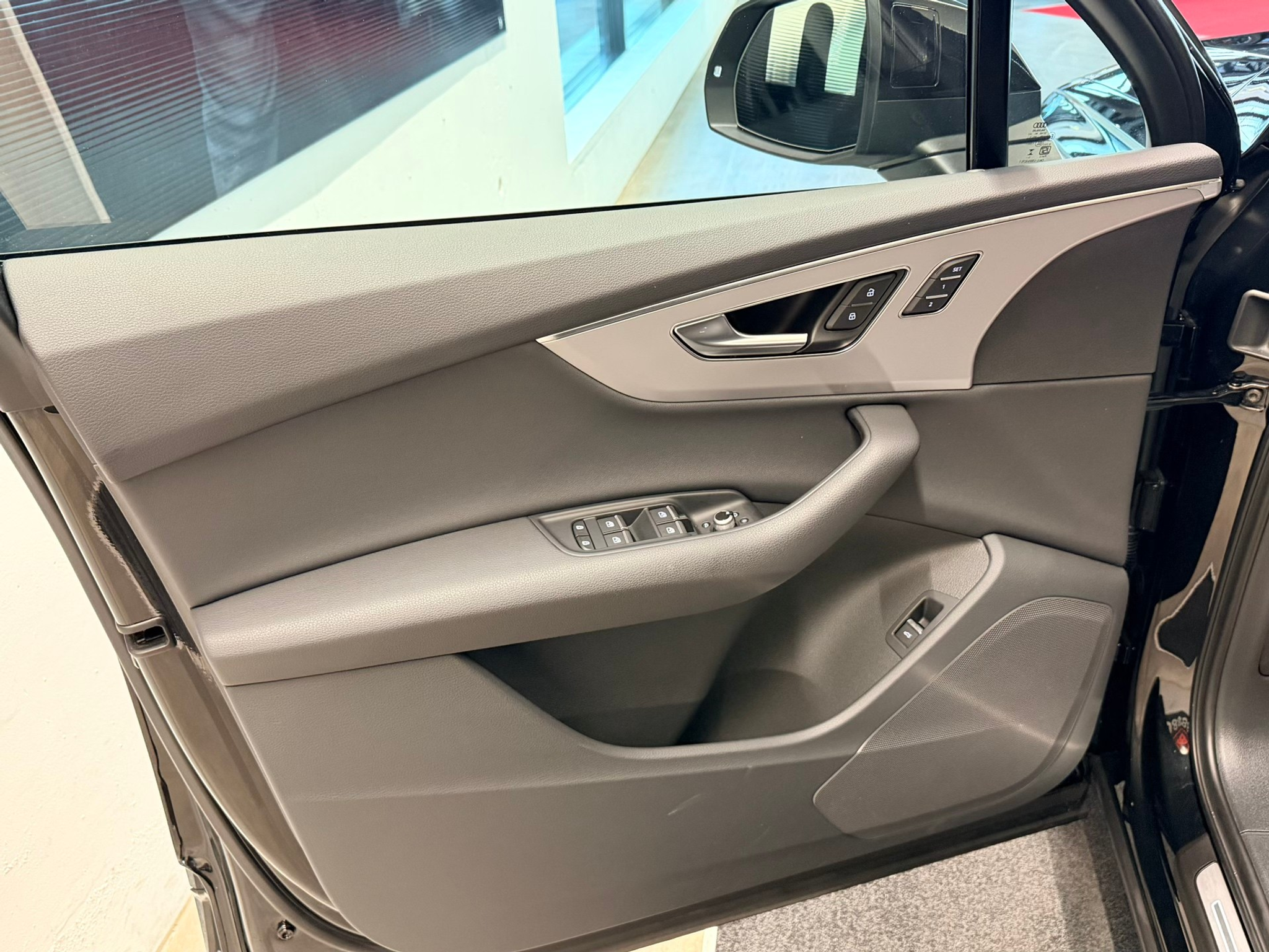 listing desktop thumbnail image 13