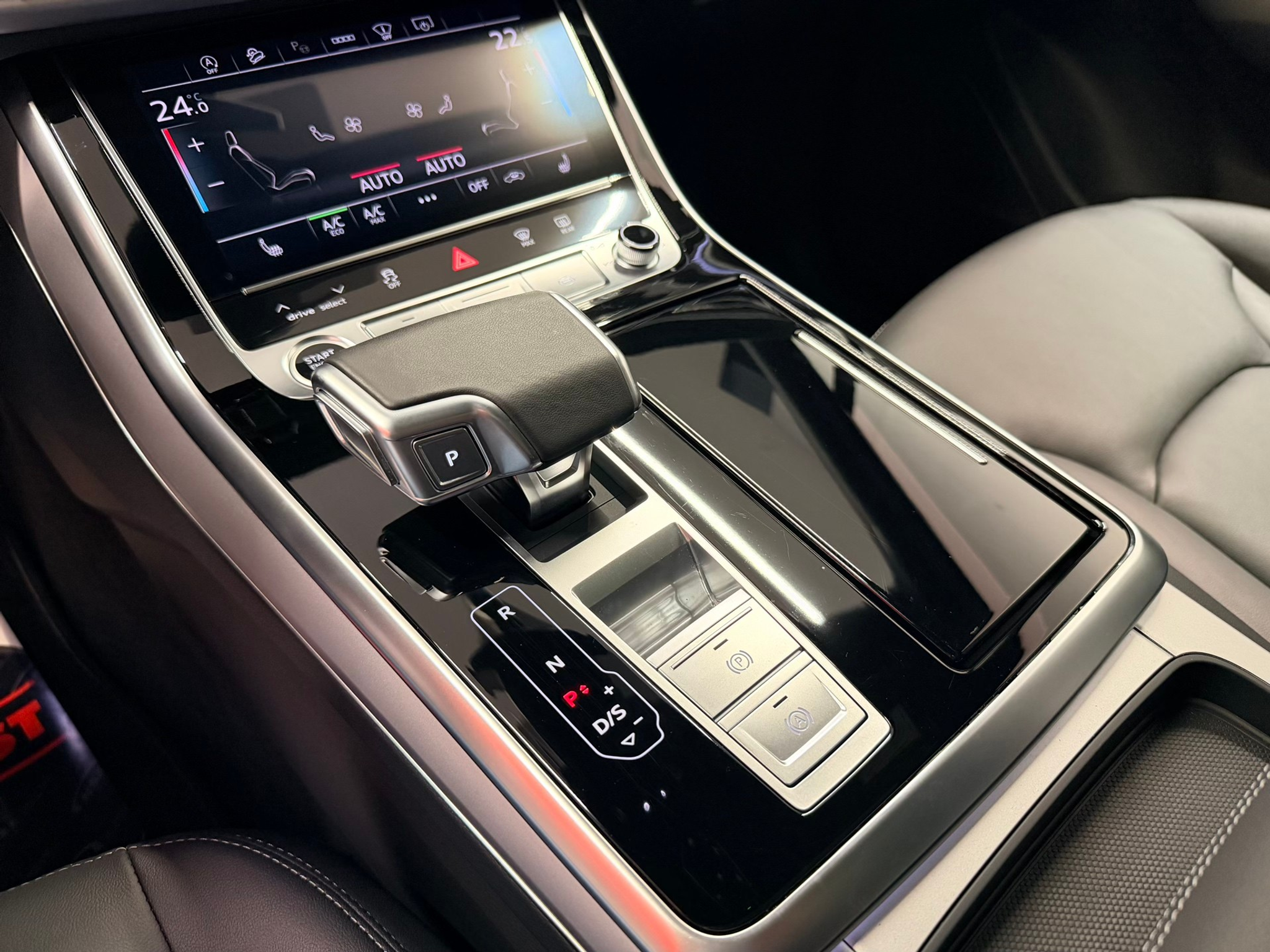 listing desktop thumbnail image 24