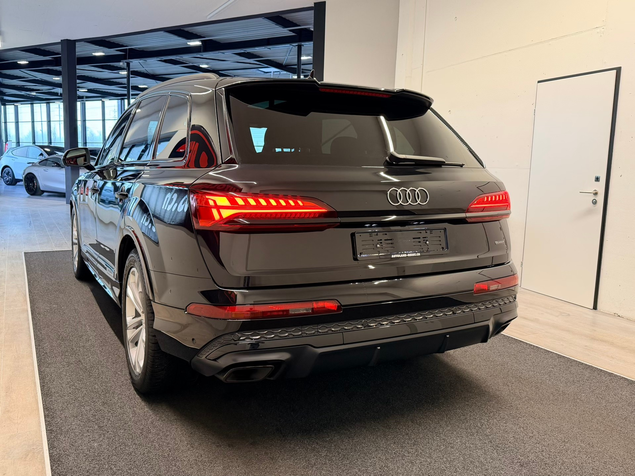 listing desktop thumbnail image 8