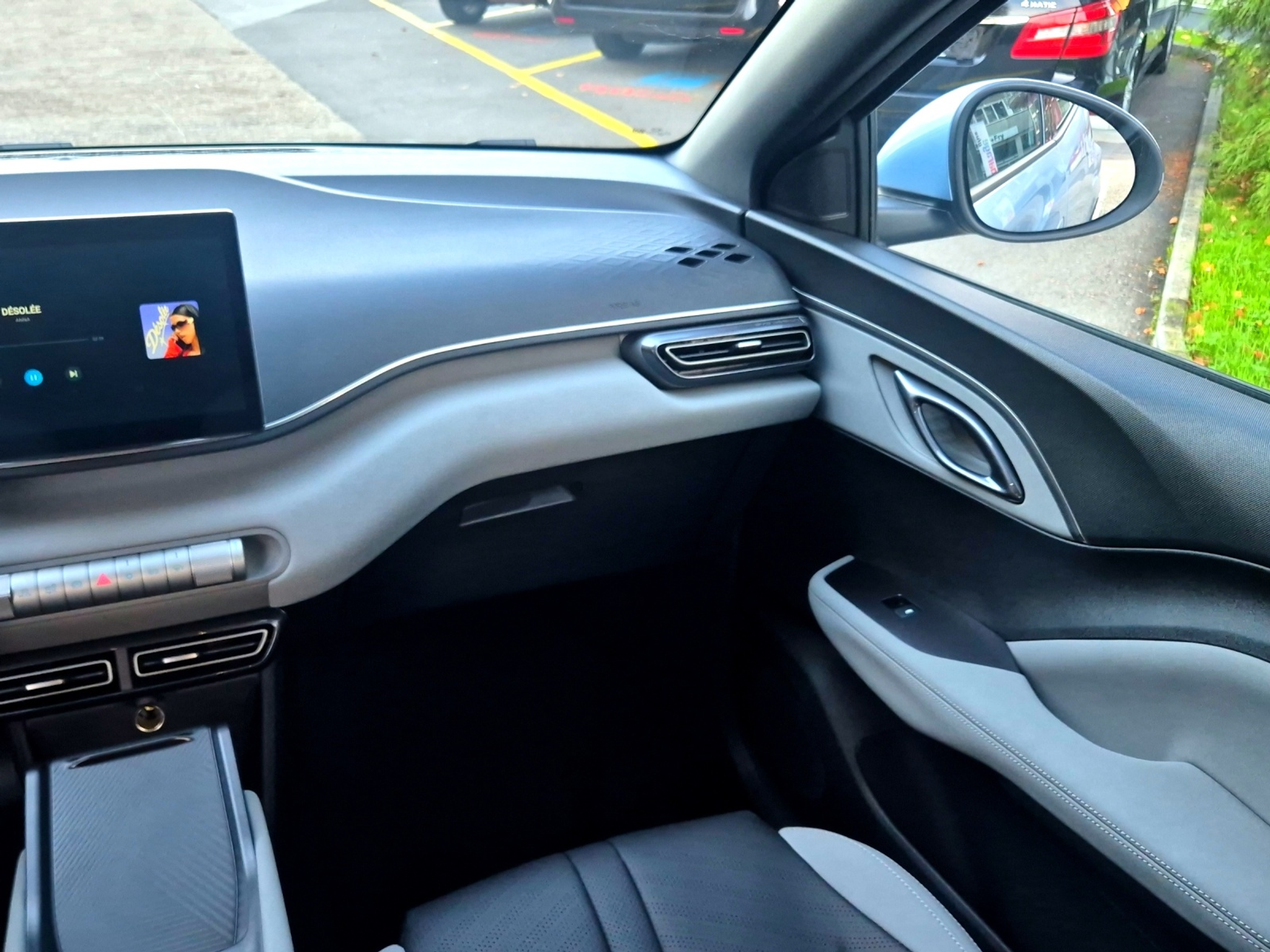 listing desktop thumbnail image 15