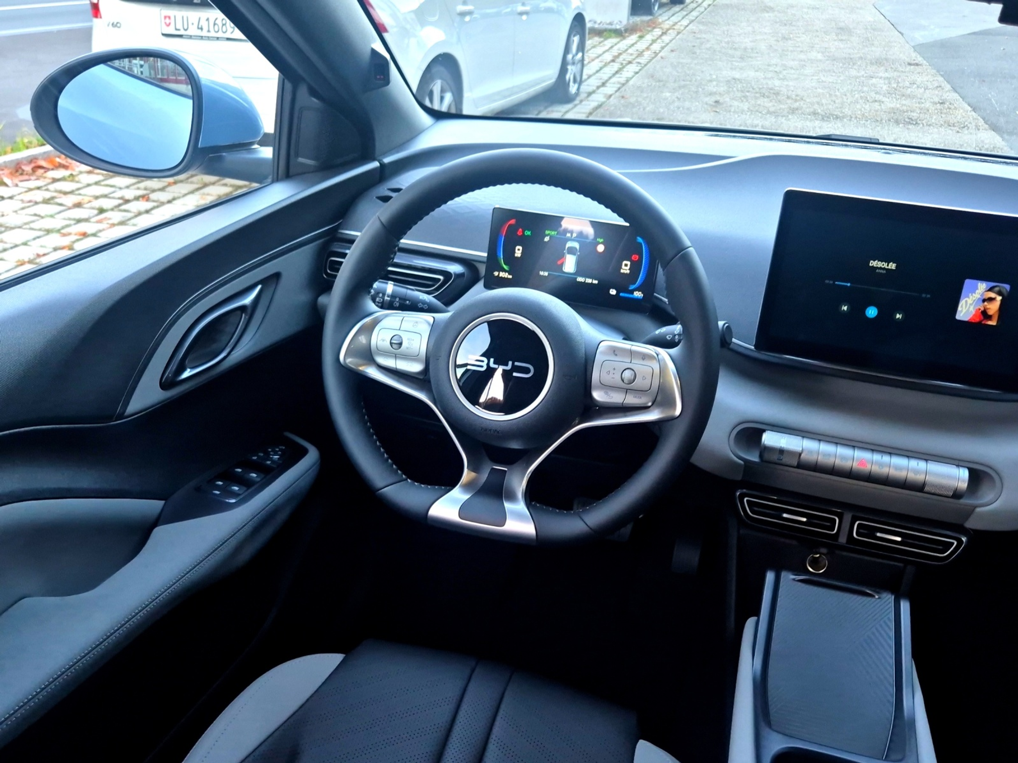 listing desktop thumbnail image 14