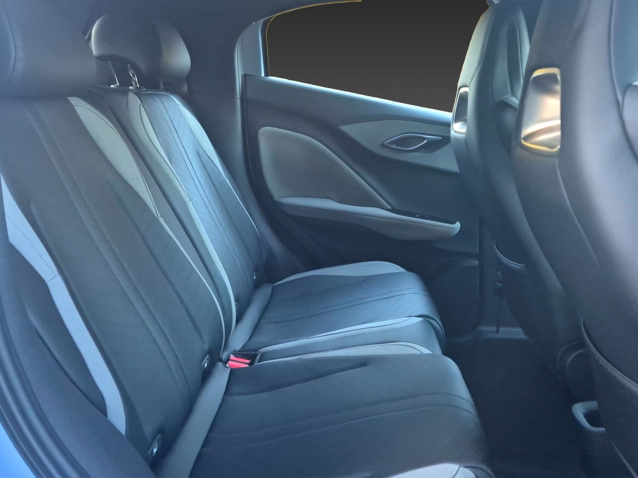 listing desktop thumbnail image 25