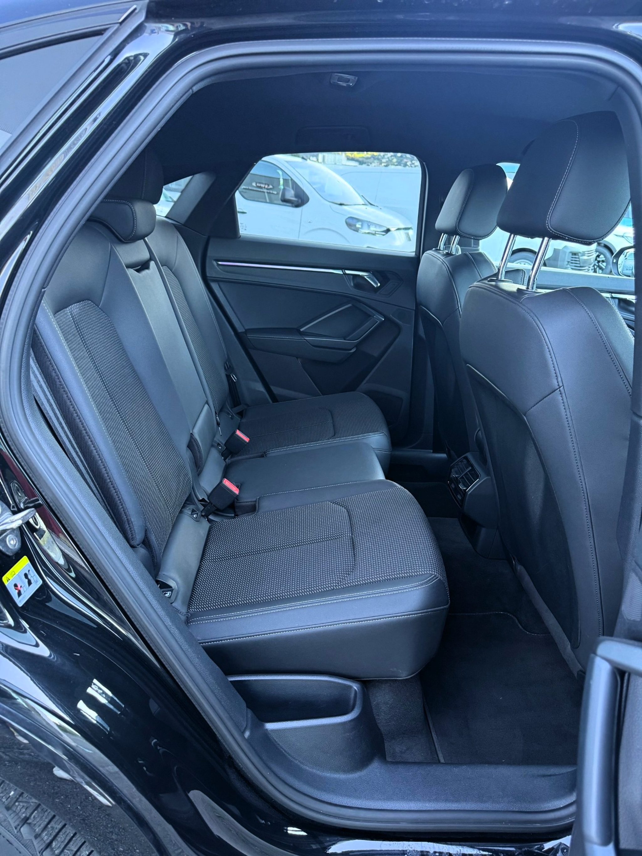 listing desktop thumbnail image 16