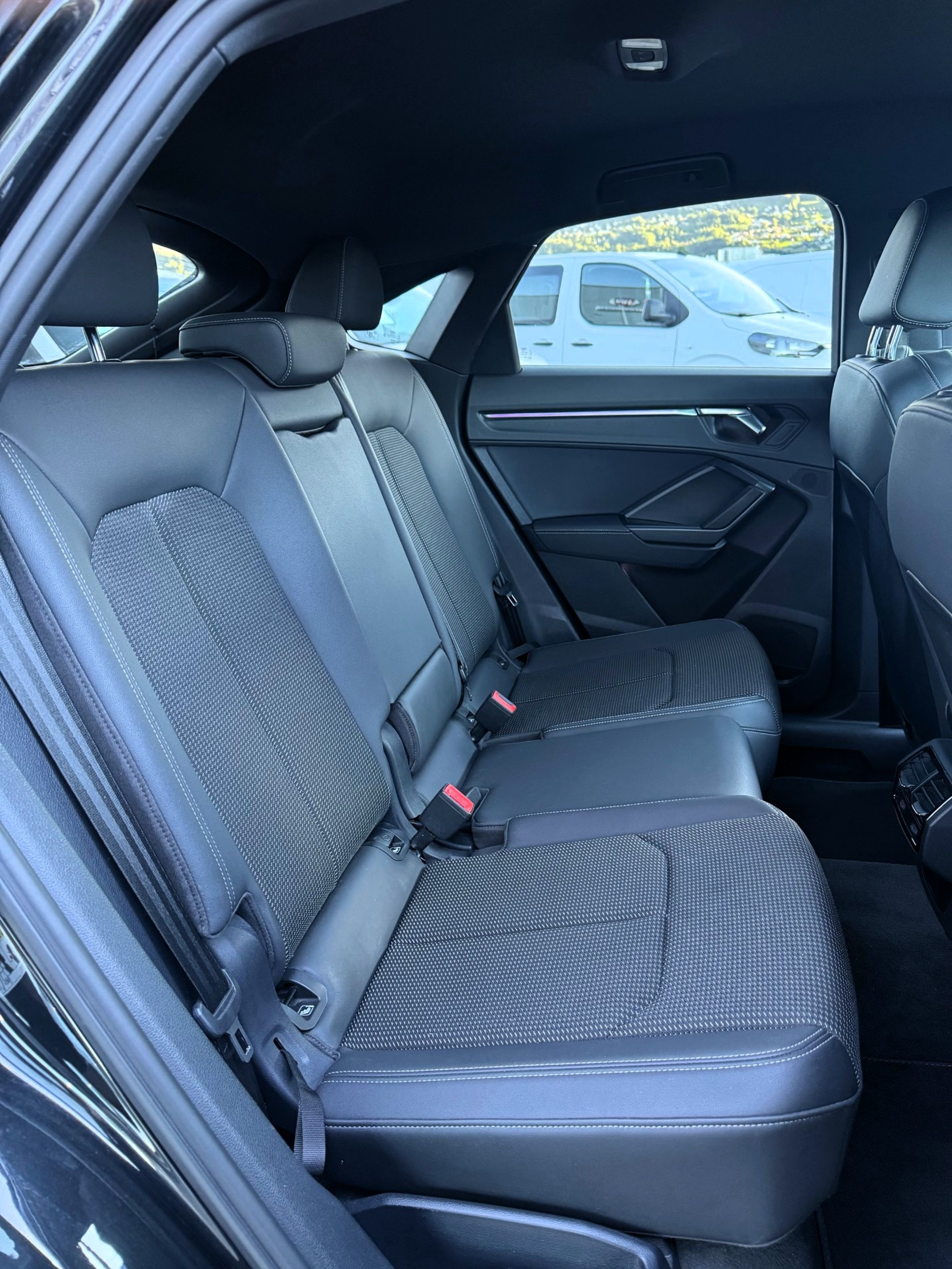 listing desktop thumbnail image 17