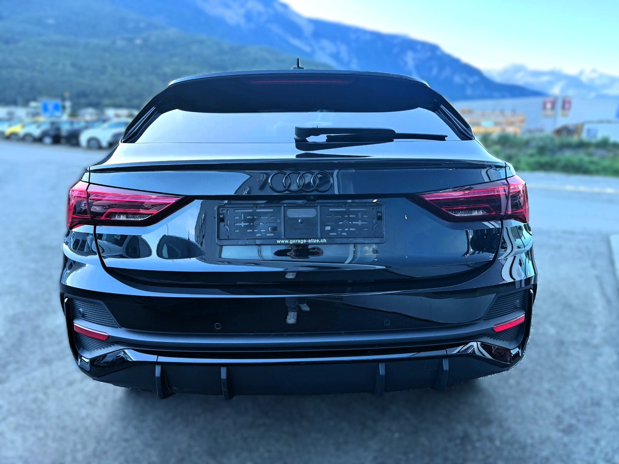 listing desktop thumbnail image 4