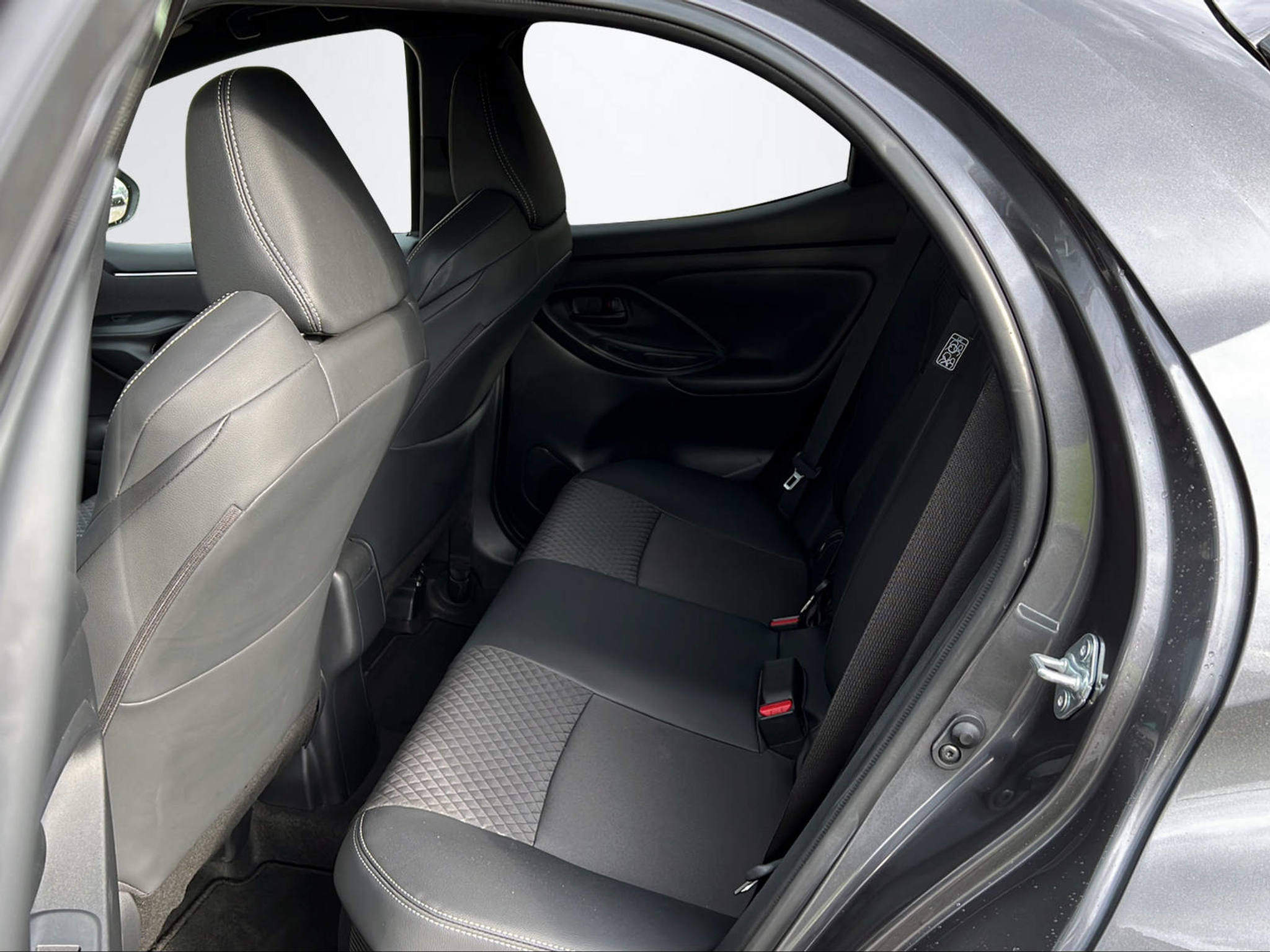 listing desktop thumbnail image 10