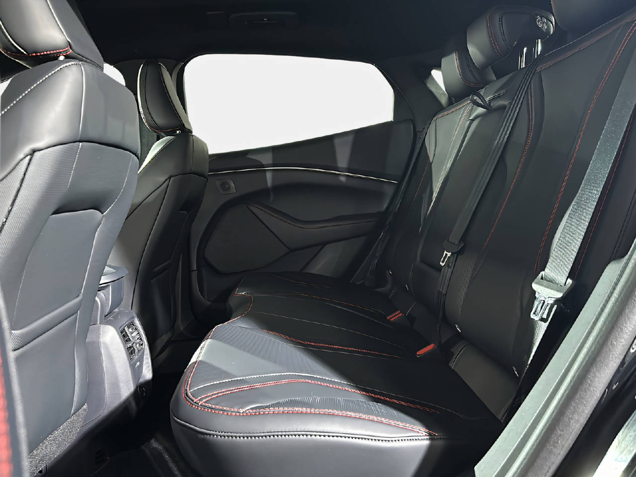 listing desktop thumbnail image 12