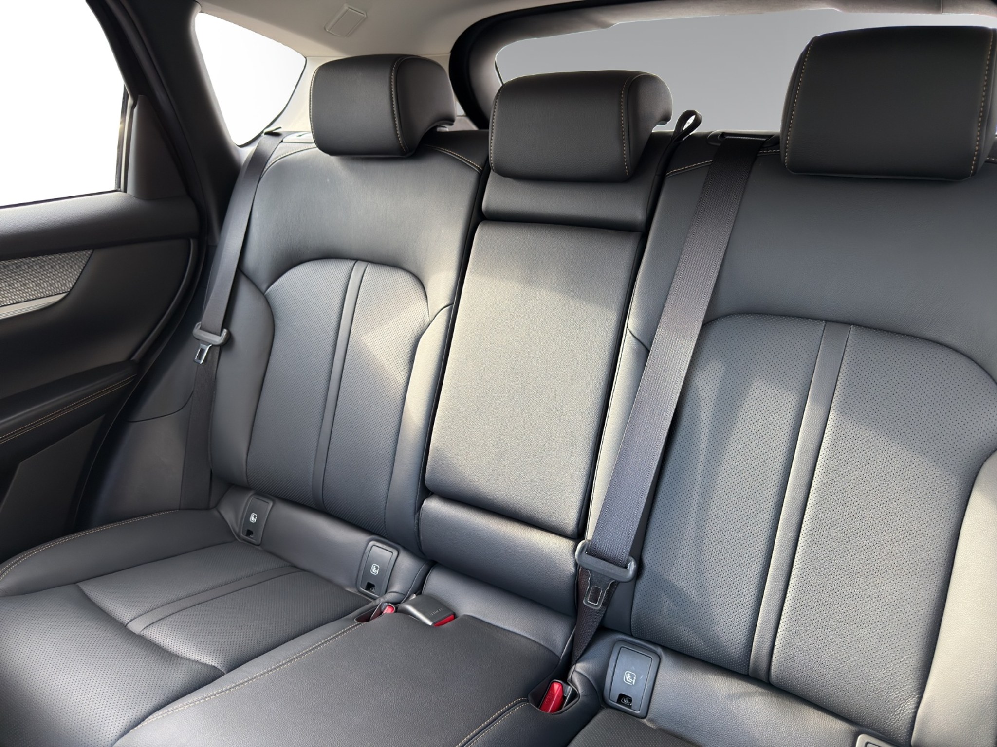 listing desktop thumbnail image 9