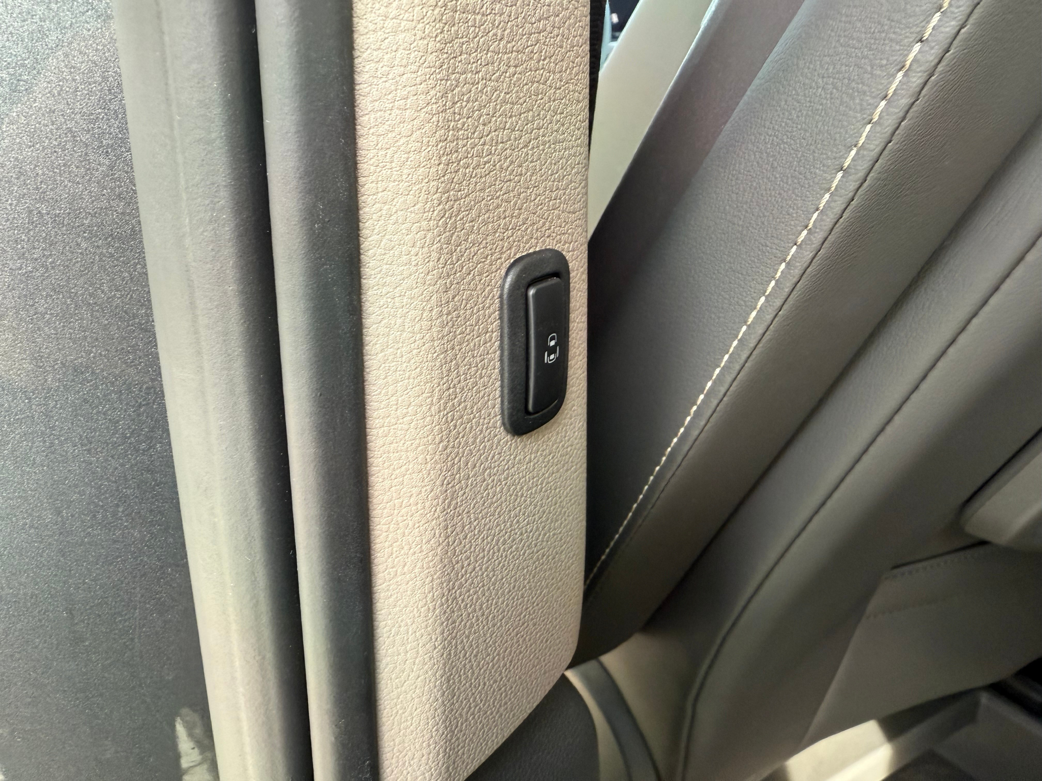 listing desktop thumbnail image 6