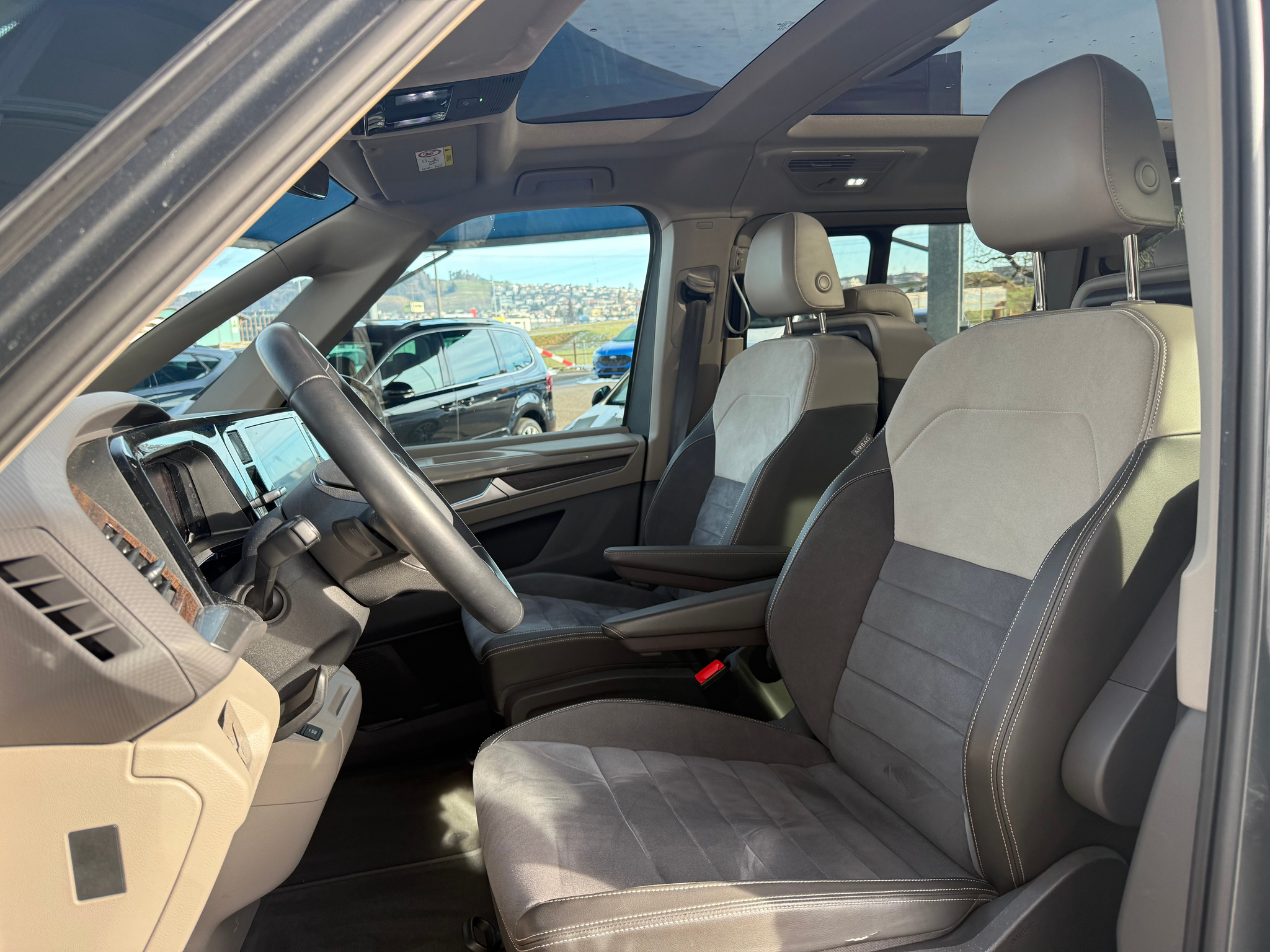 listing desktop thumbnail image 5