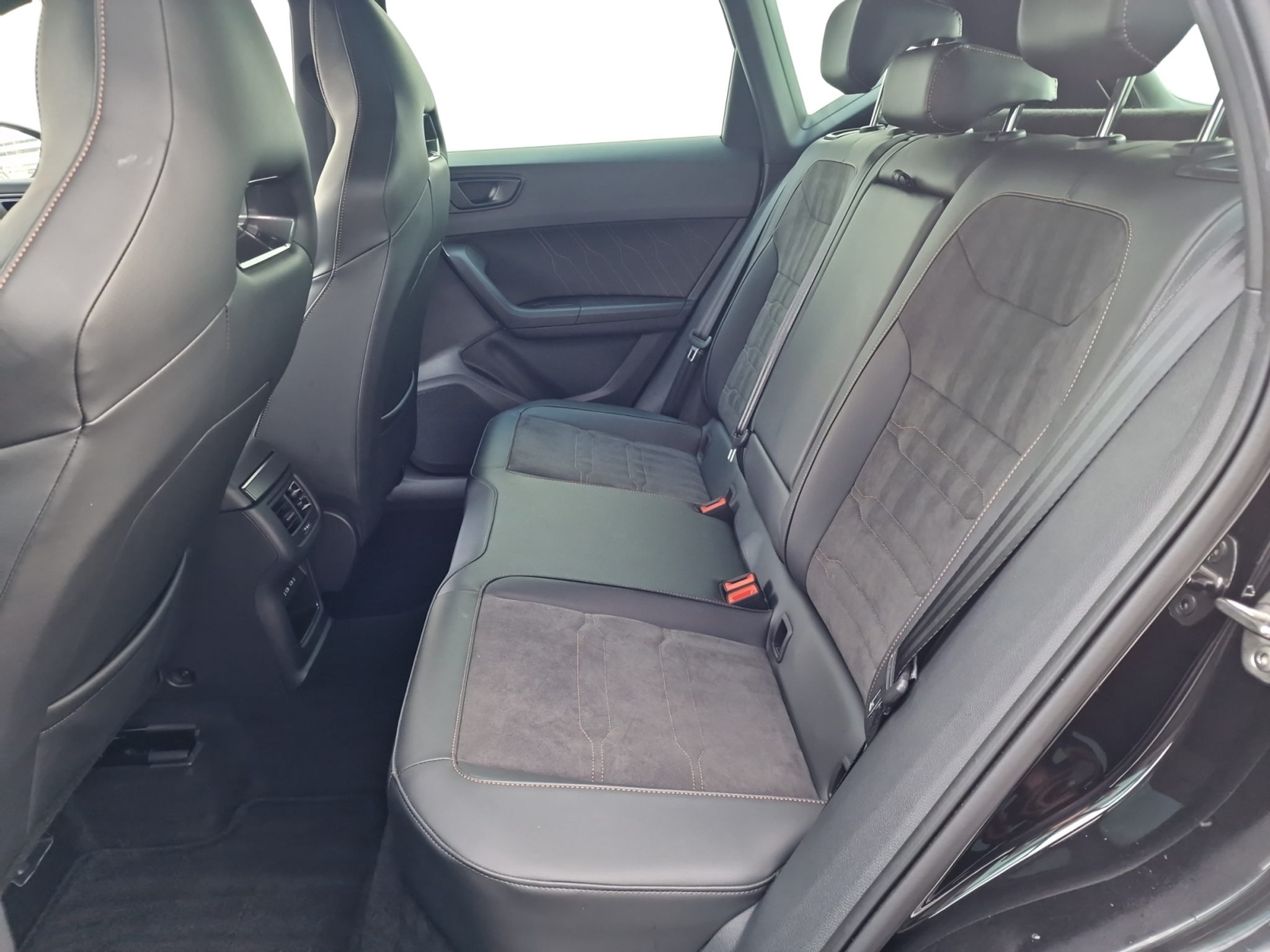 listing desktop thumbnail image 23