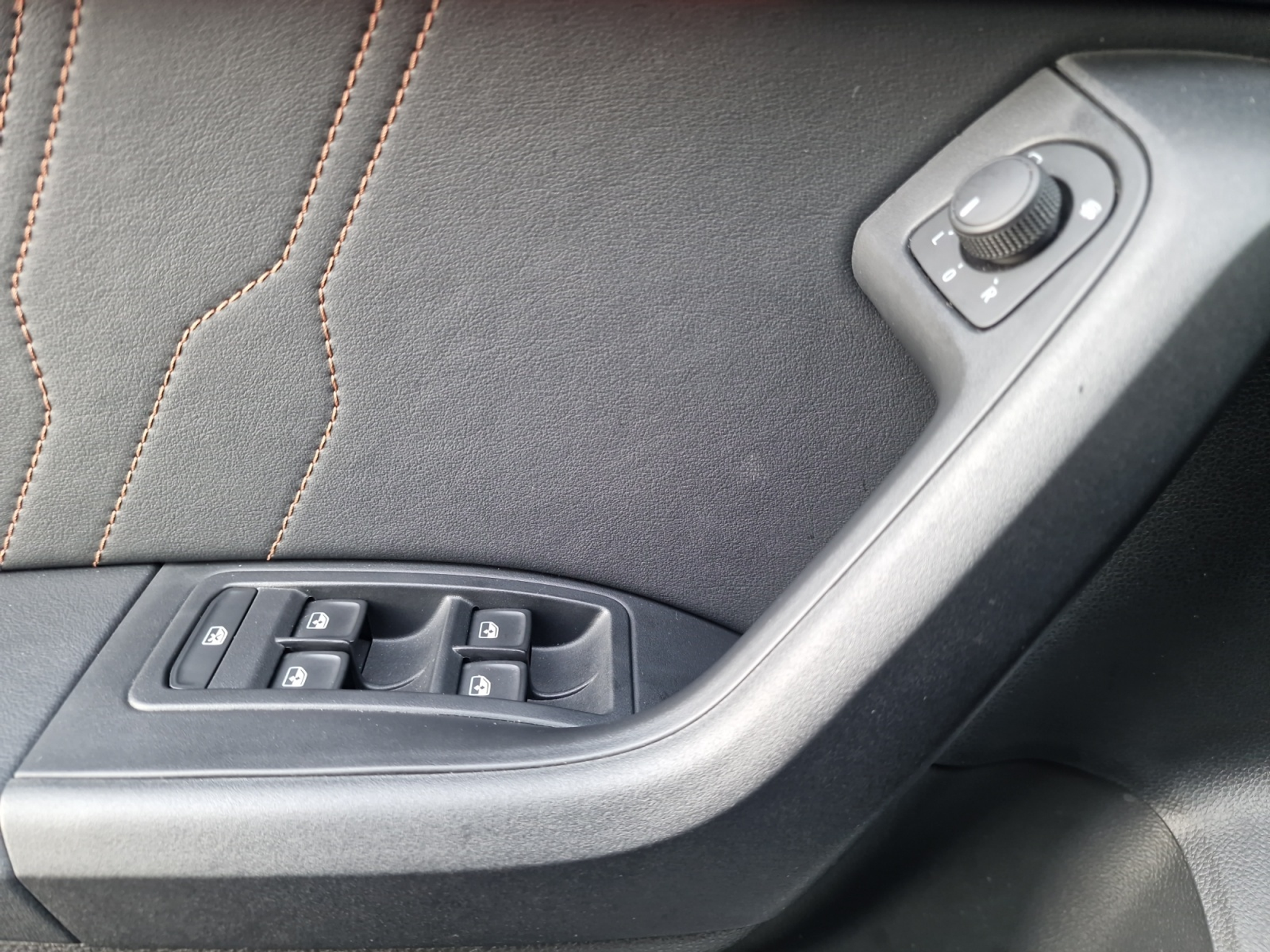 listing desktop thumbnail image 11