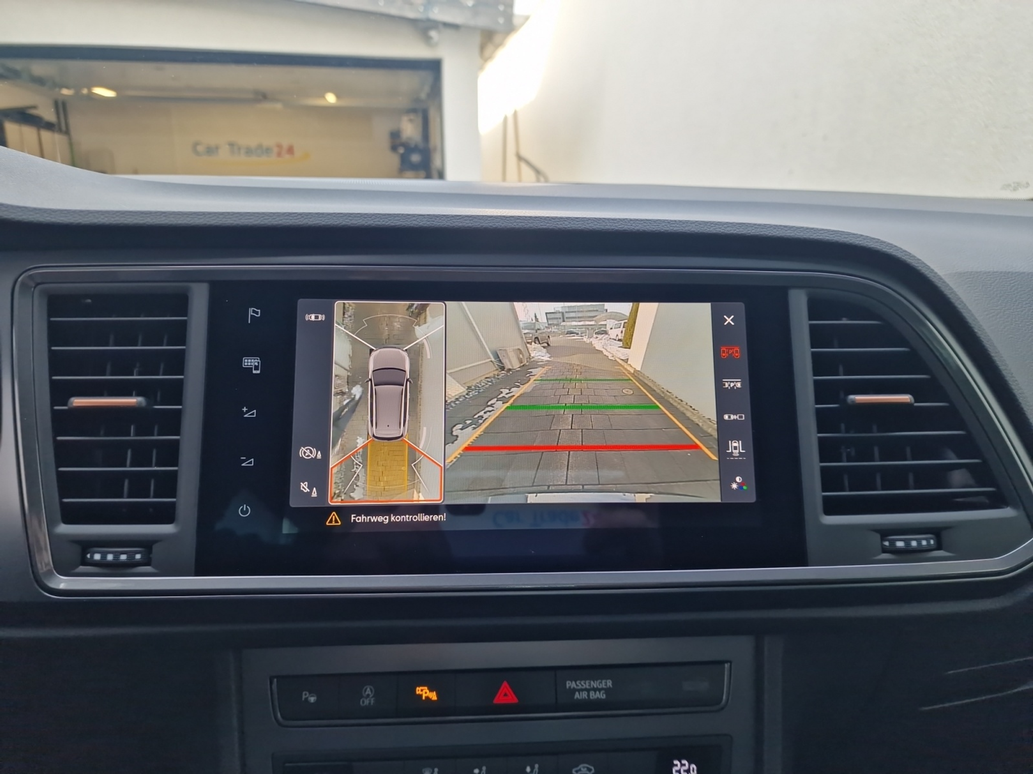 listing desktop thumbnail image 16