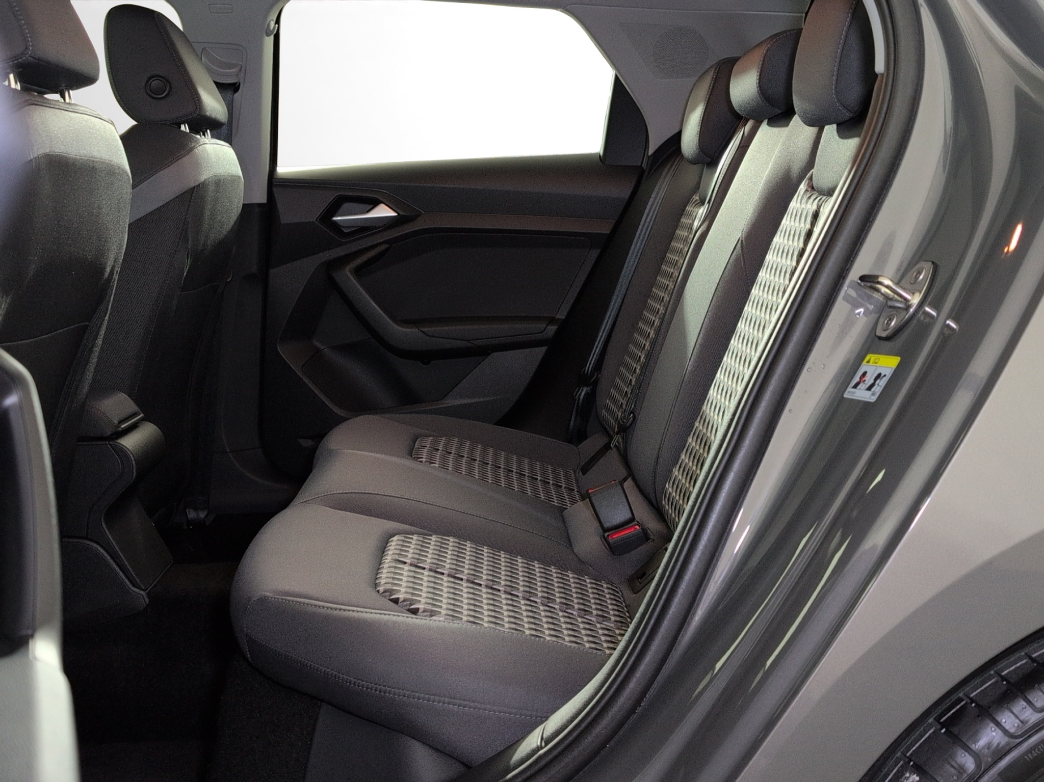 listing desktop thumbnail image 7