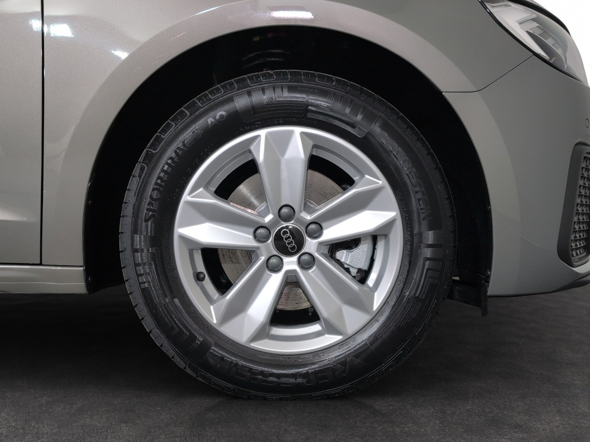 listing desktop thumbnail image 4