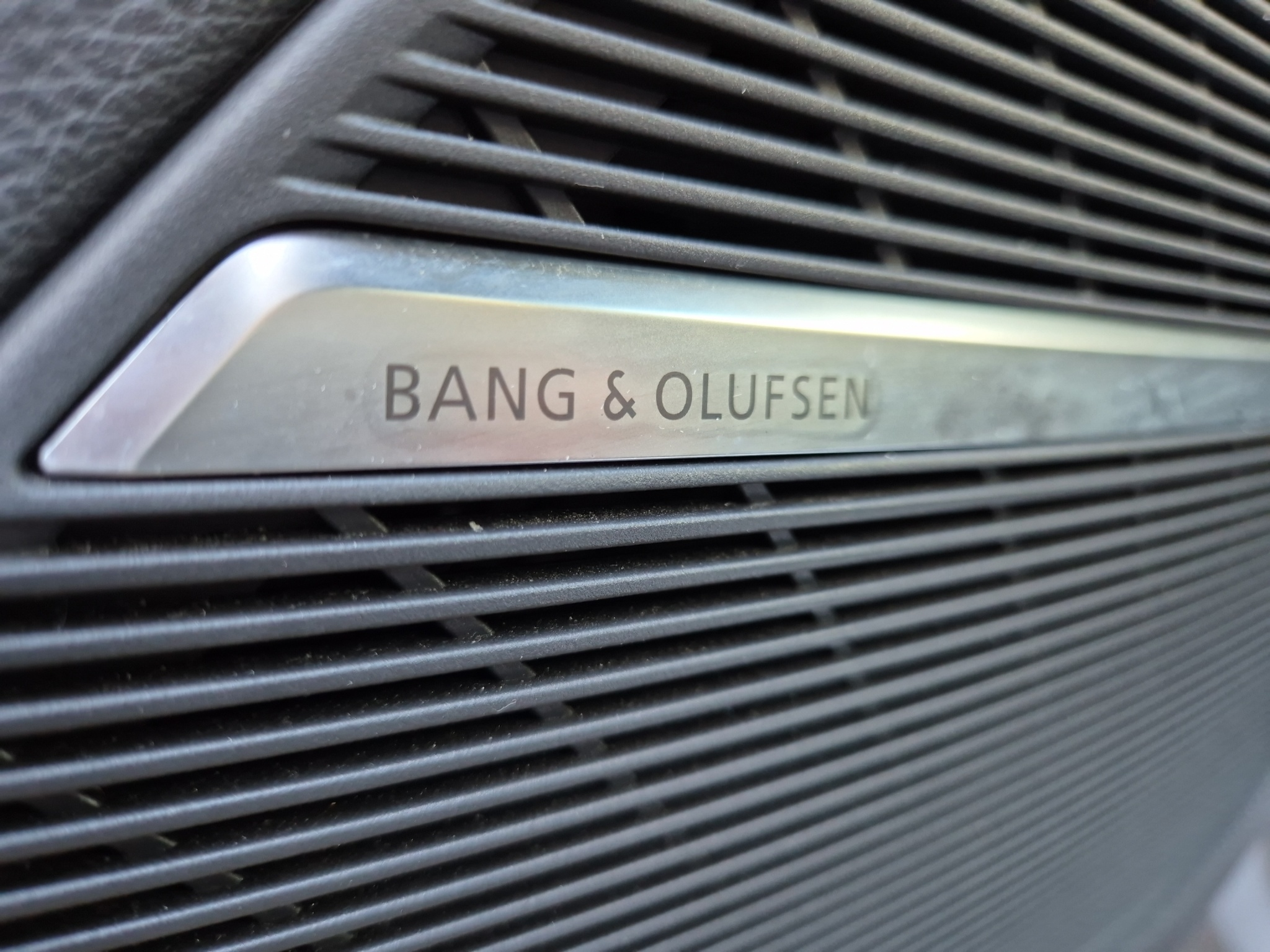 listing desktop thumbnail image 15