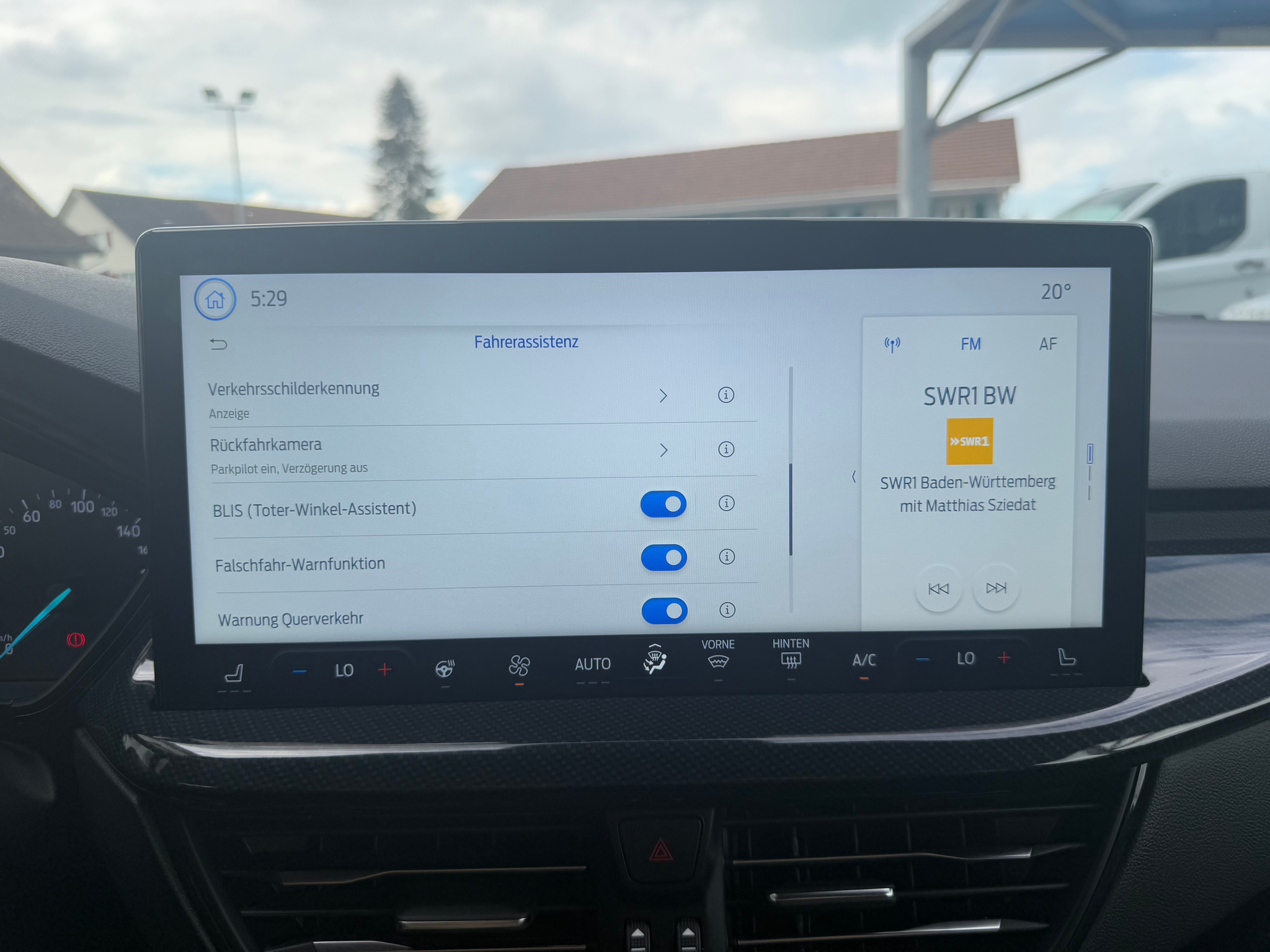 listing desktop thumbnail image 22