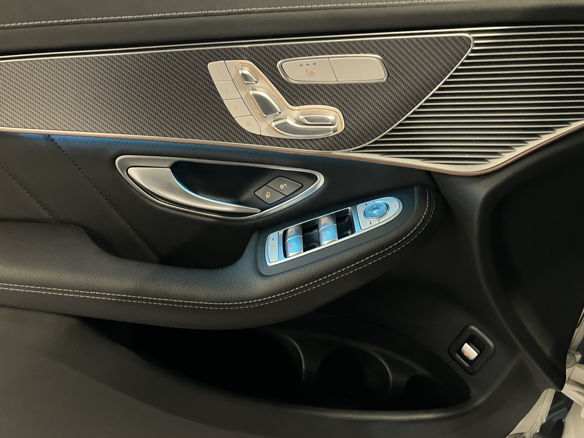 listing desktop thumbnail image 10