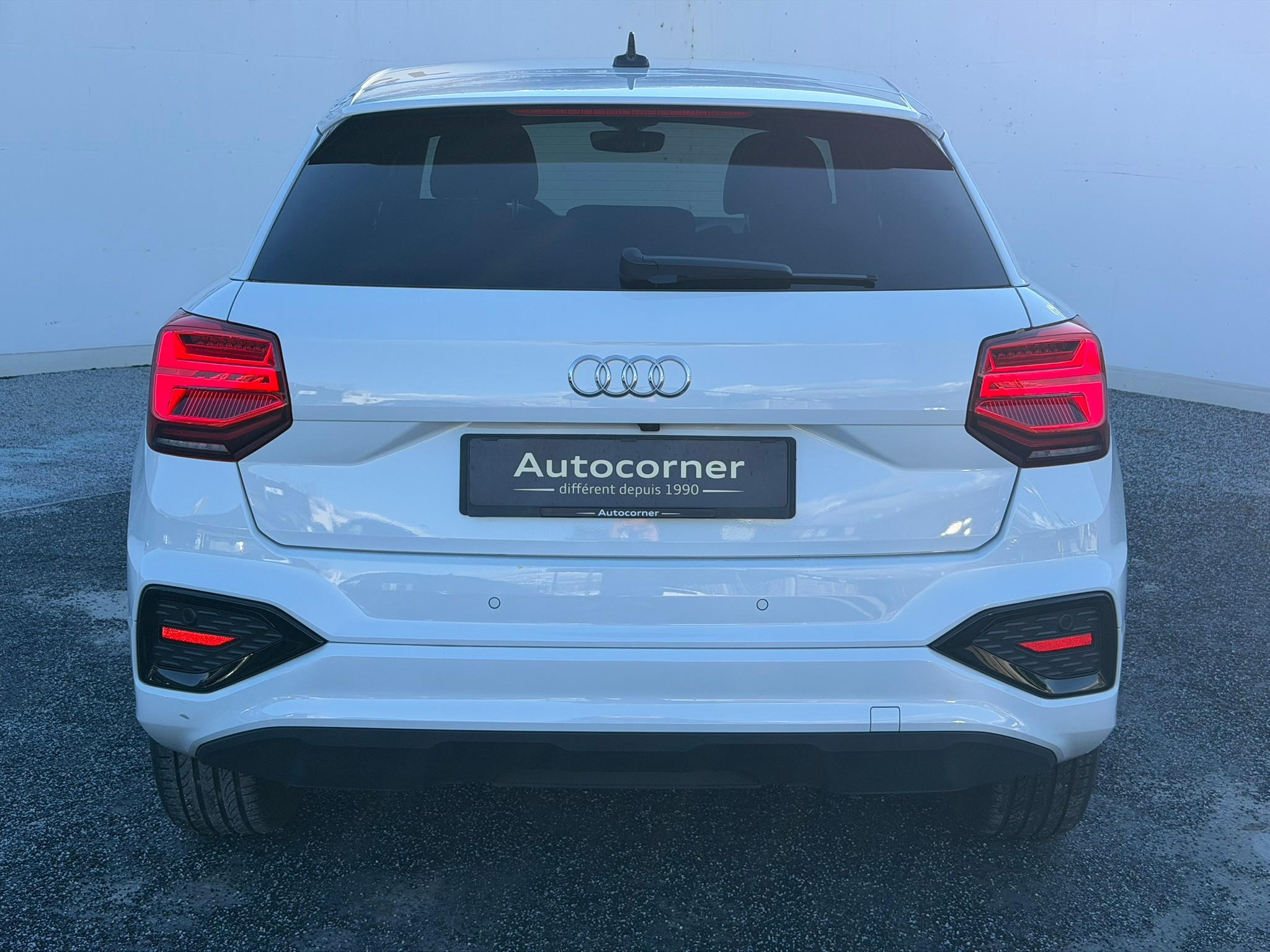 listing desktop thumbnail image 3