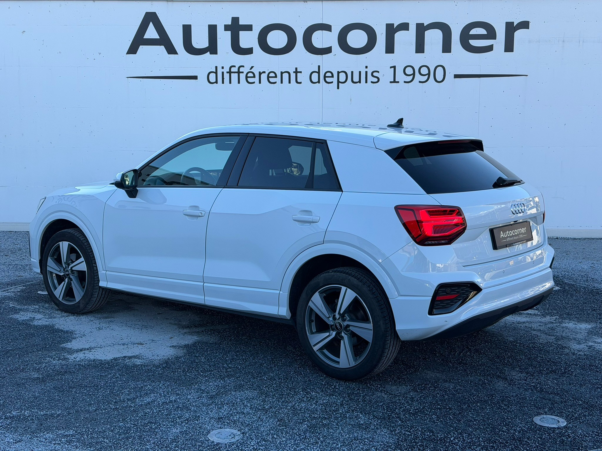 listing desktop thumbnail image 4