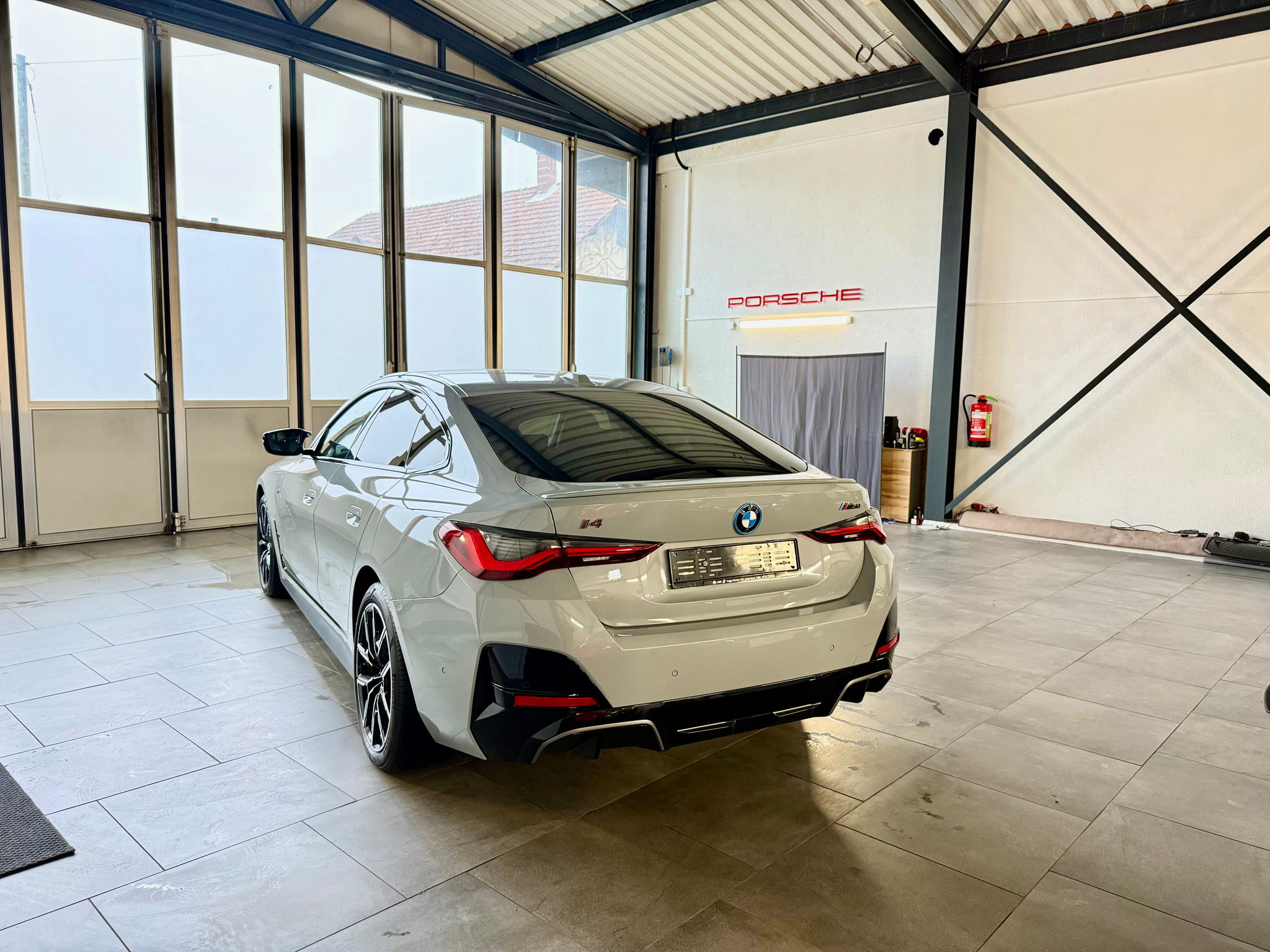 listing desktop thumbnail image 1