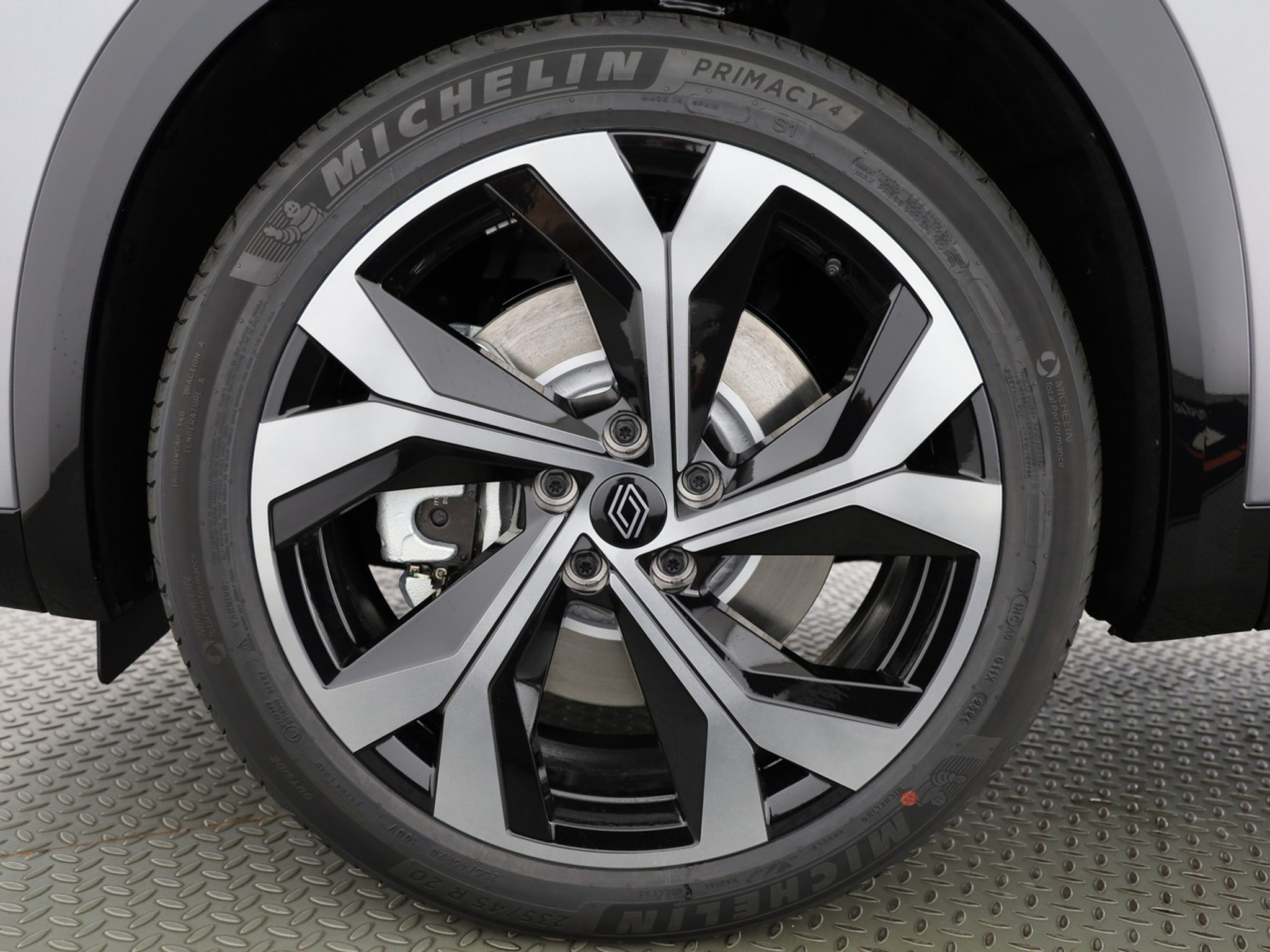 listing desktop thumbnail image 3