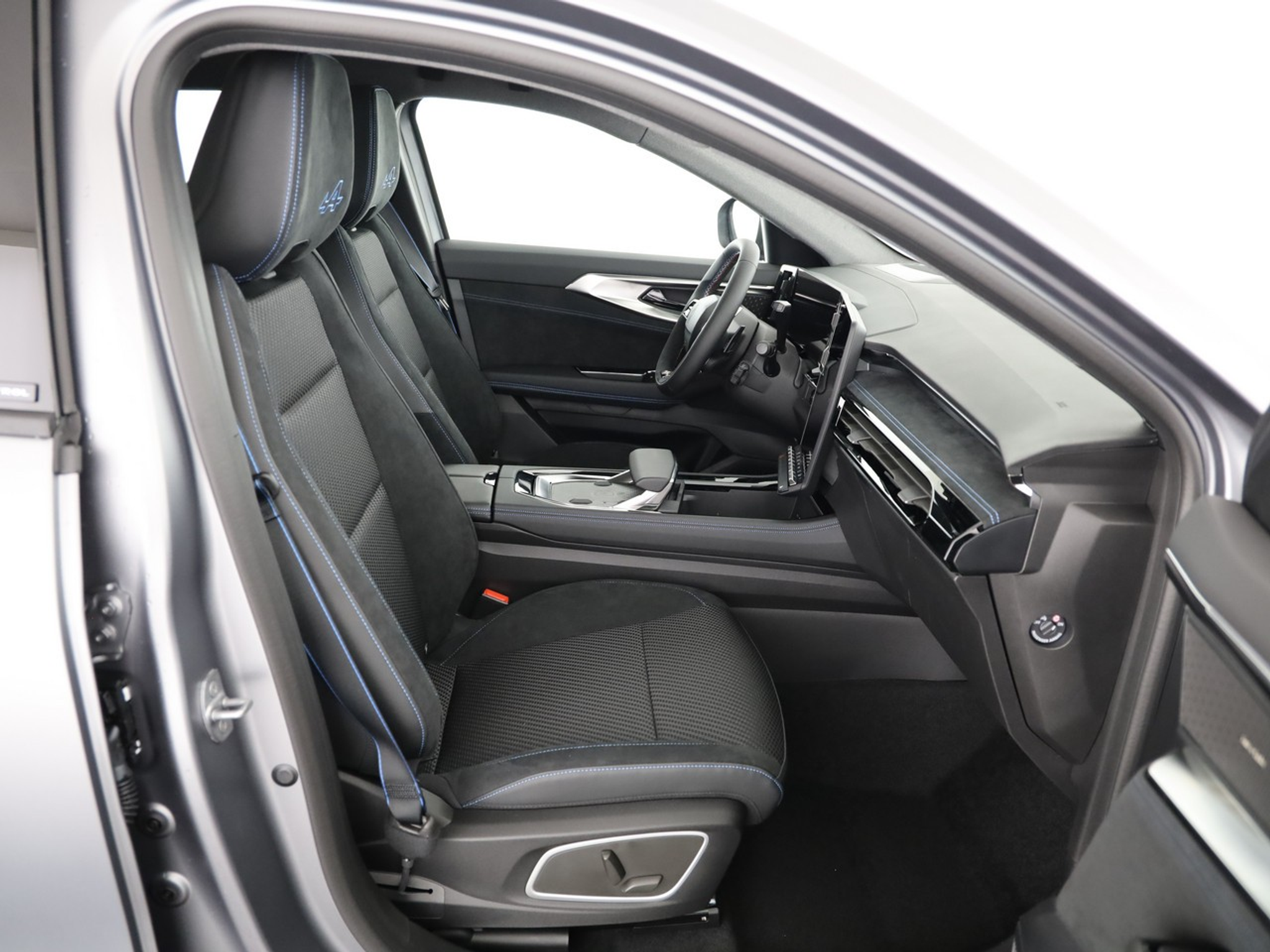 listing desktop thumbnail image 6