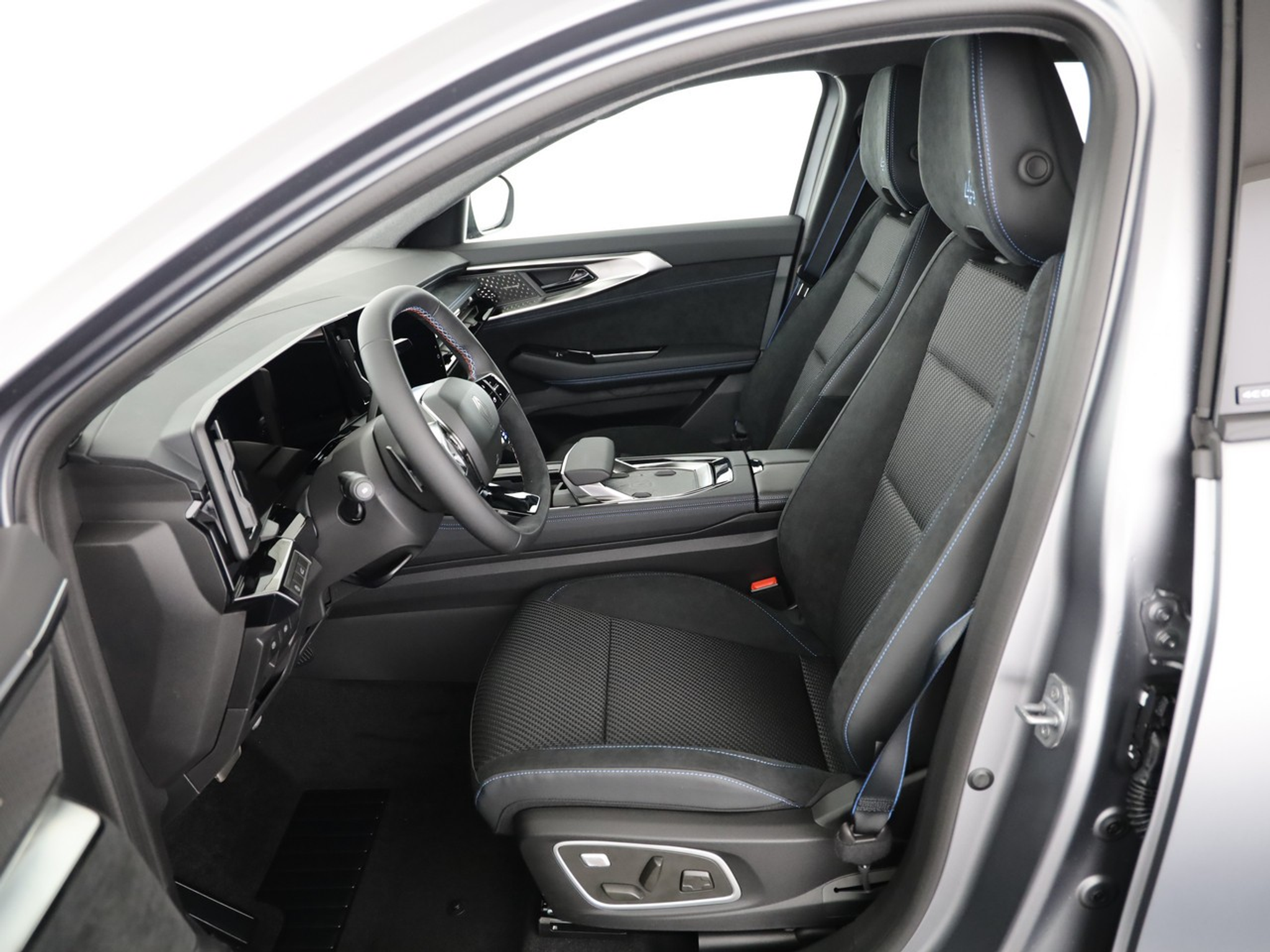 listing desktop thumbnail image 5