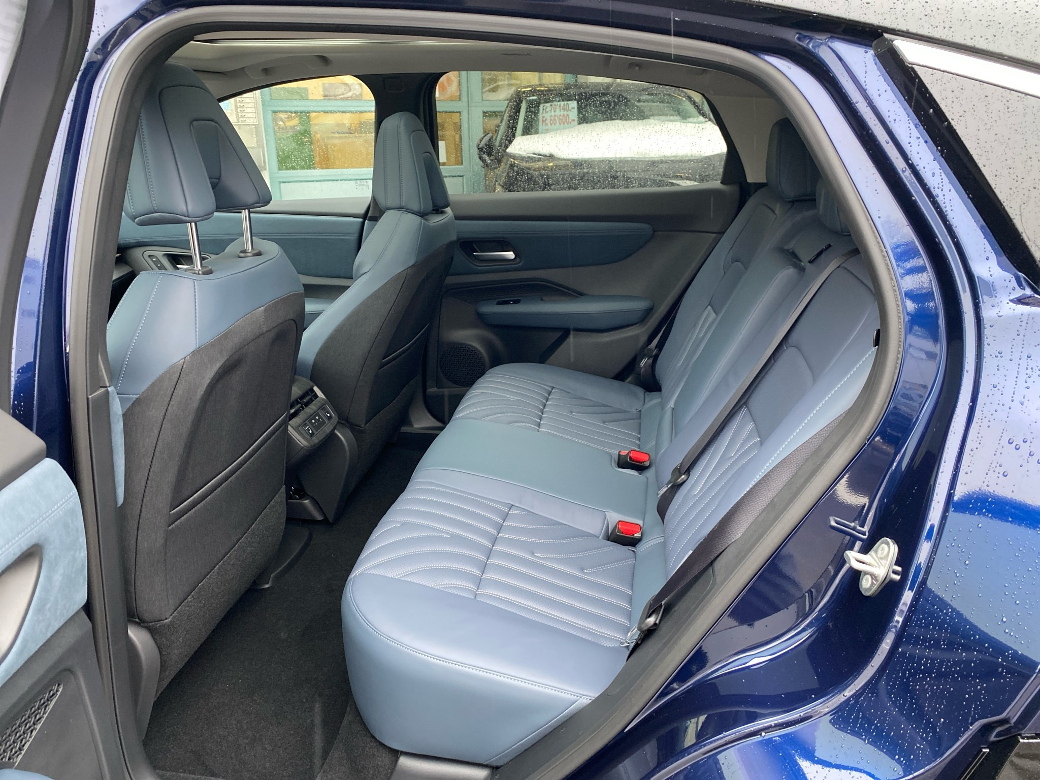 listing desktop thumbnail image 15