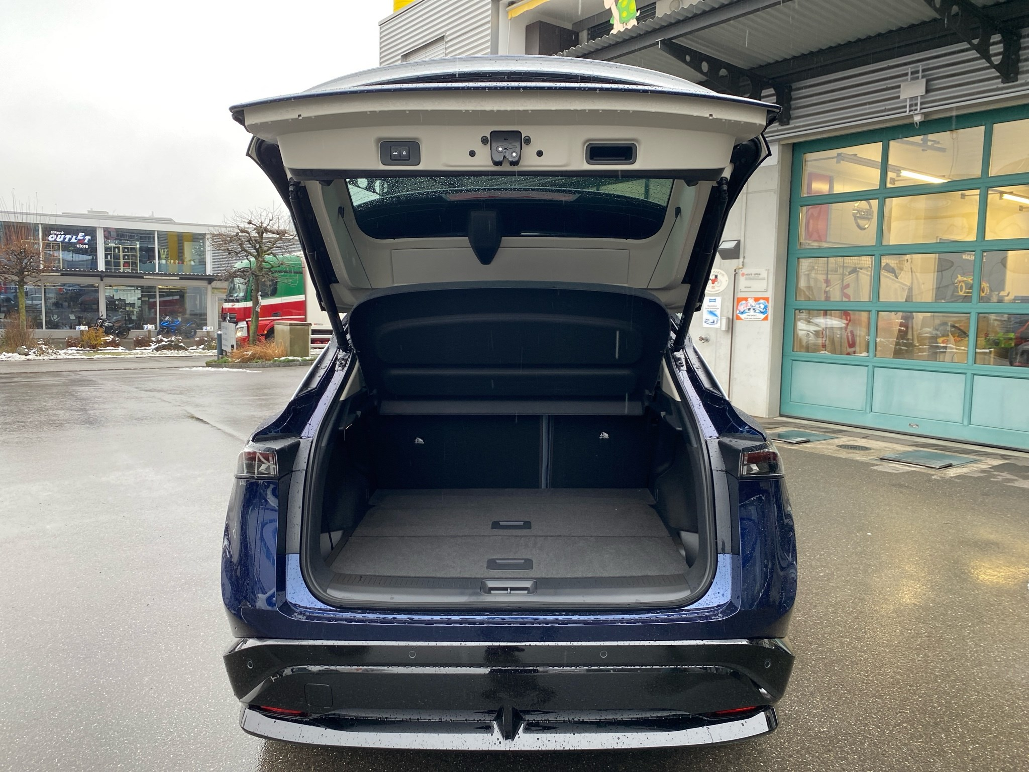 listing desktop thumbnail image 16