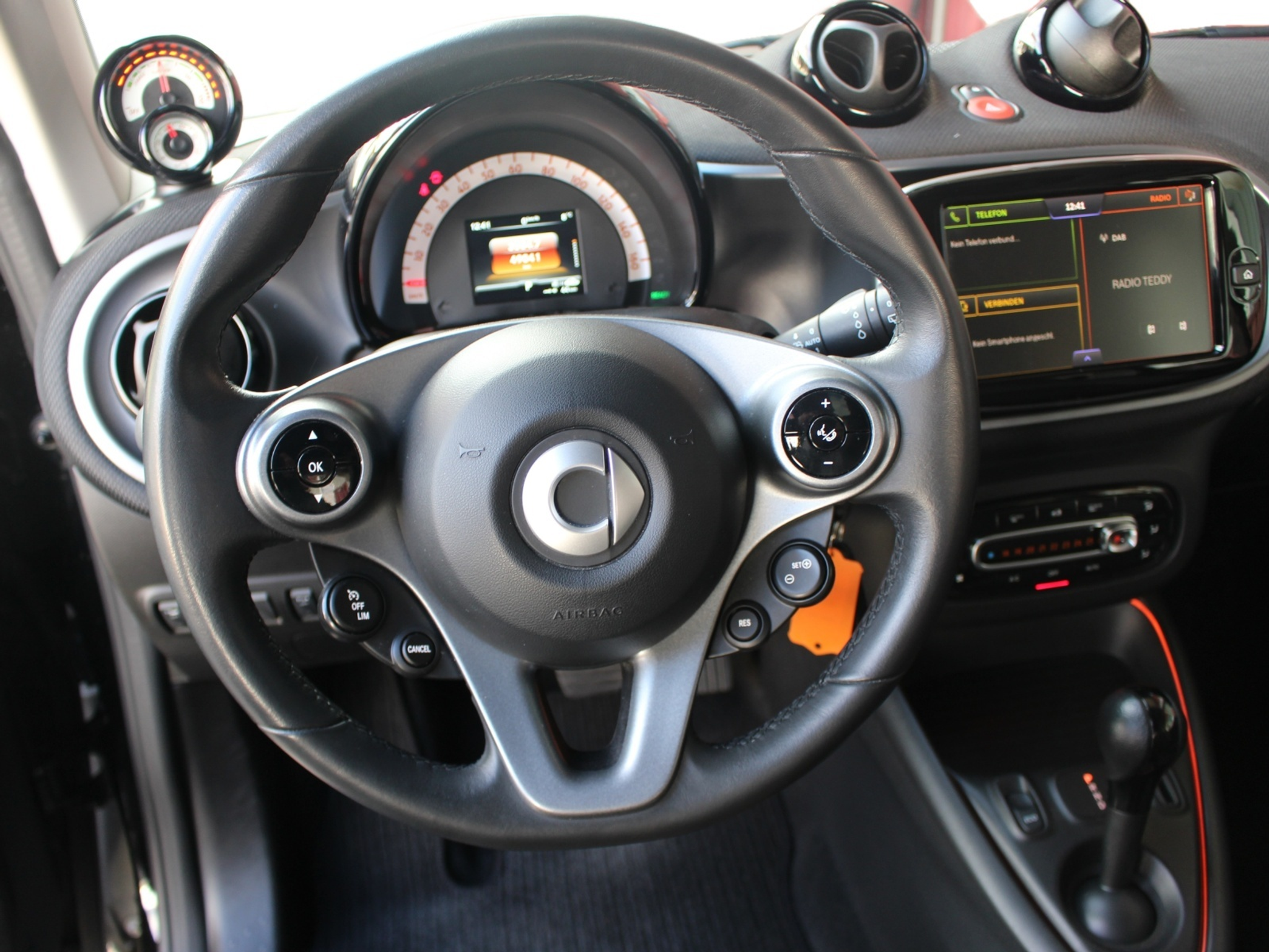 listing desktop thumbnail image 9