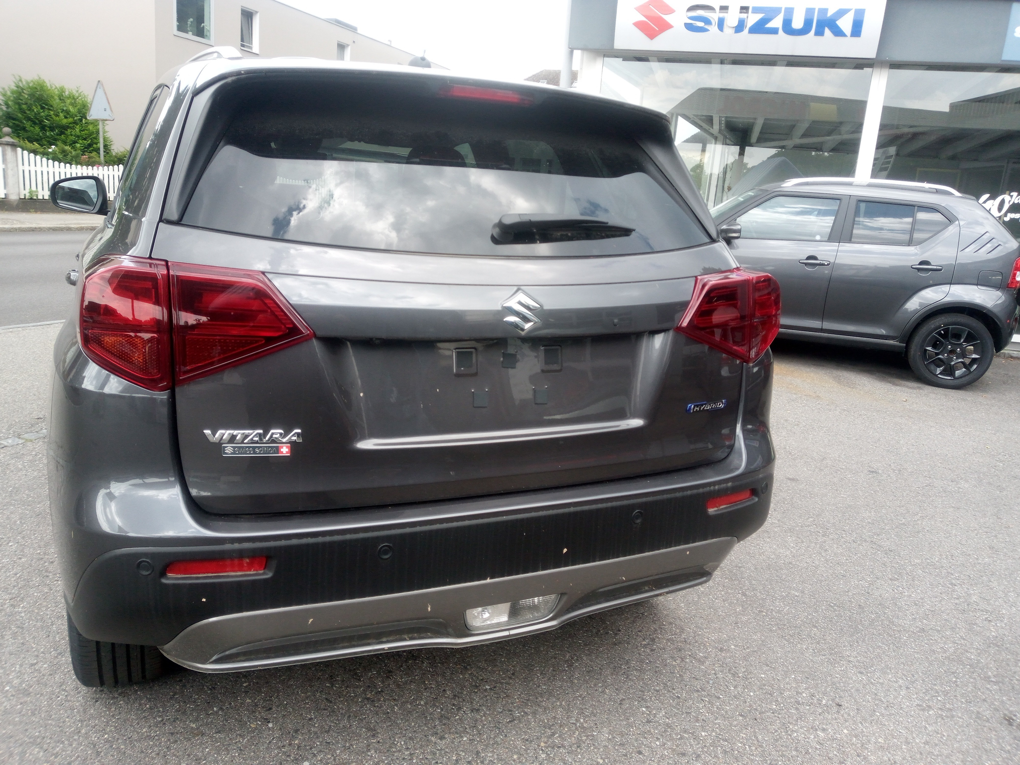 listing desktop thumbnail image 16