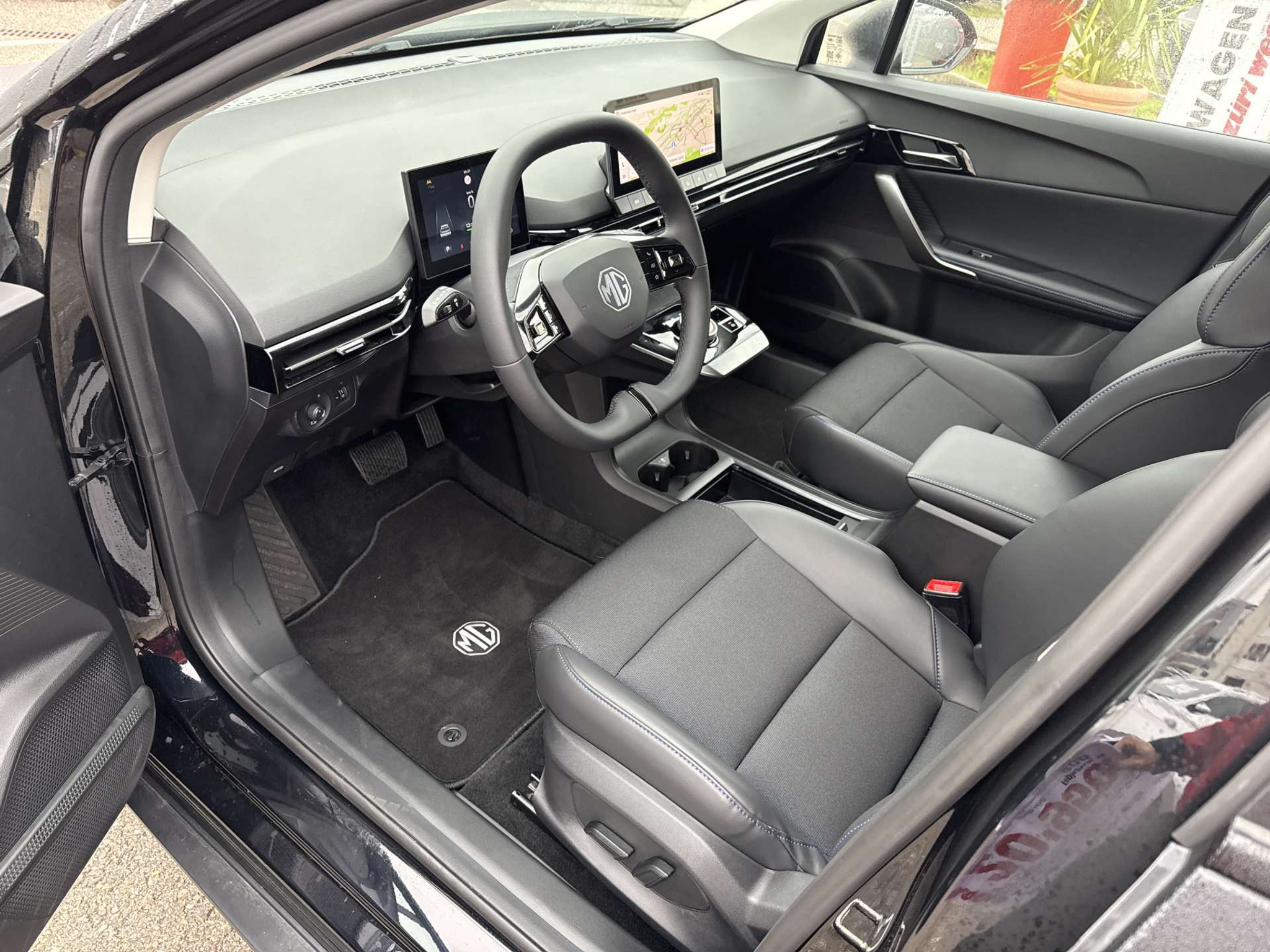 listing desktop thumbnail image 5