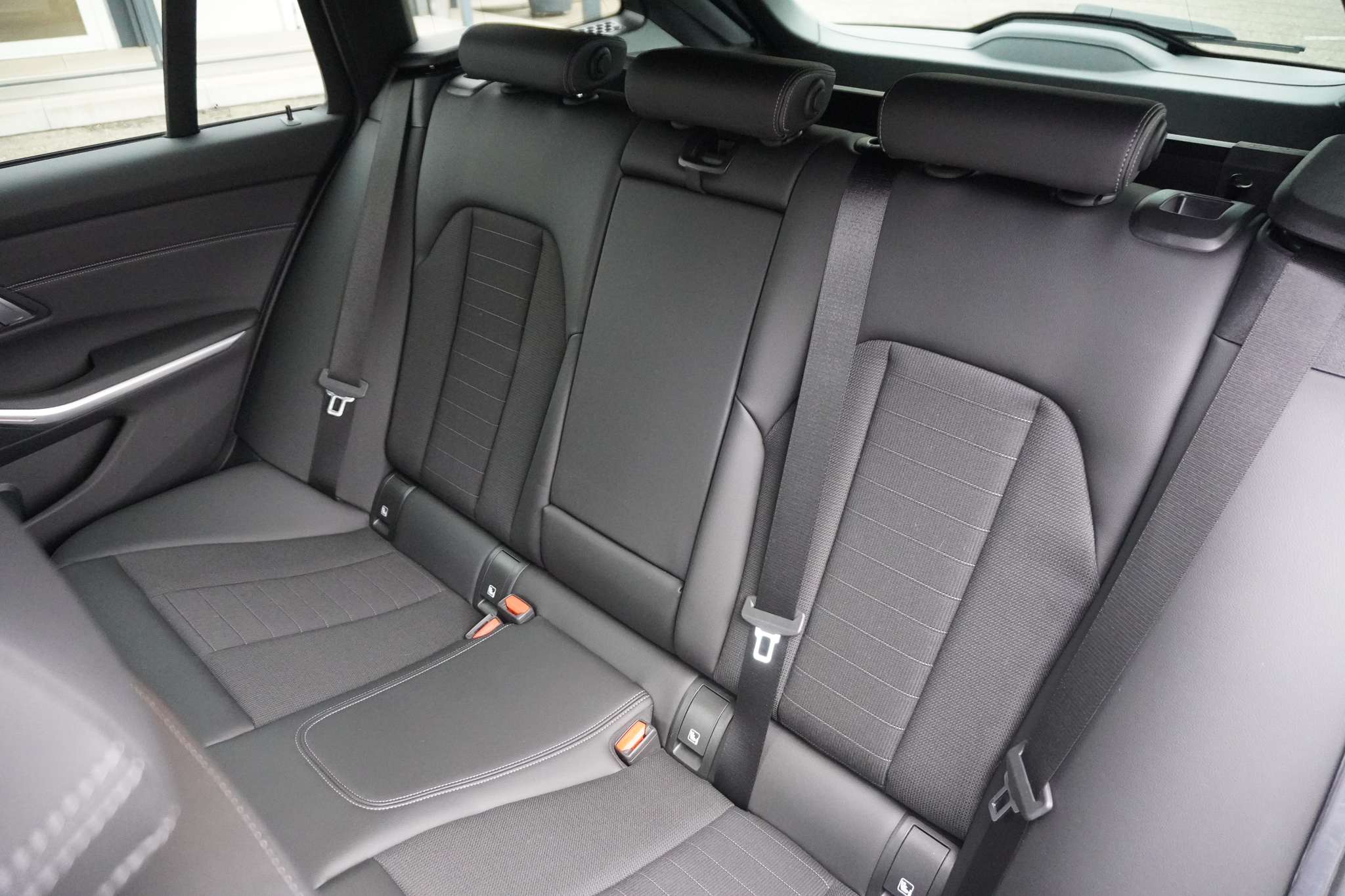 listing desktop thumbnail image 13