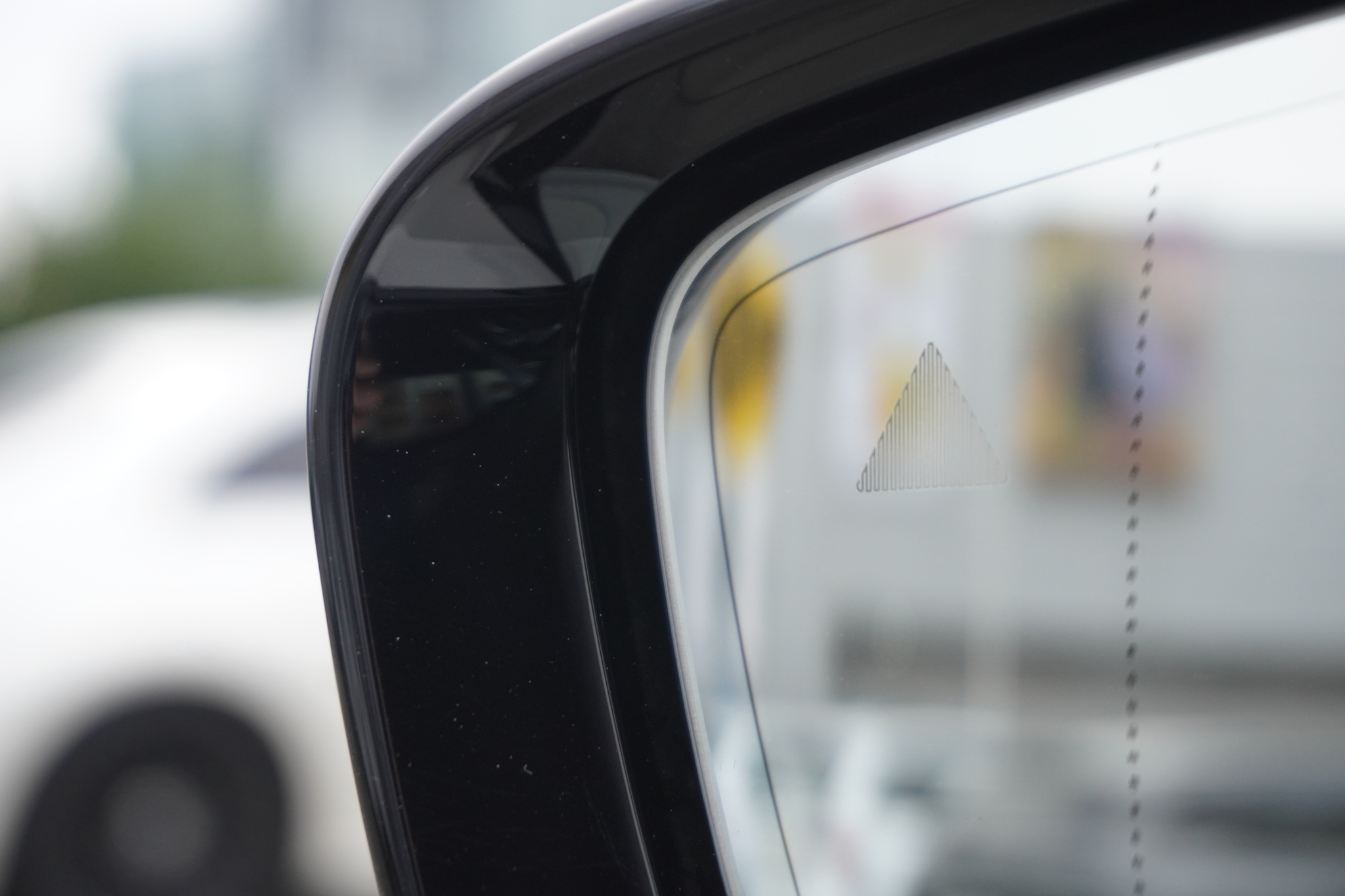 listing desktop thumbnail image 30