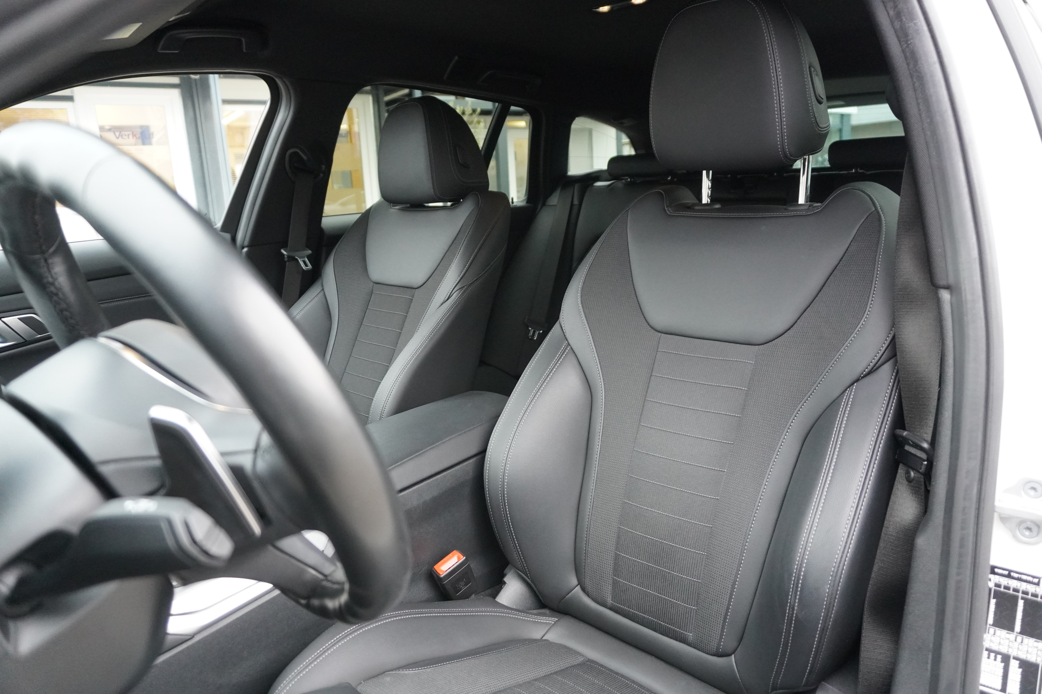 listing desktop thumbnail image 12