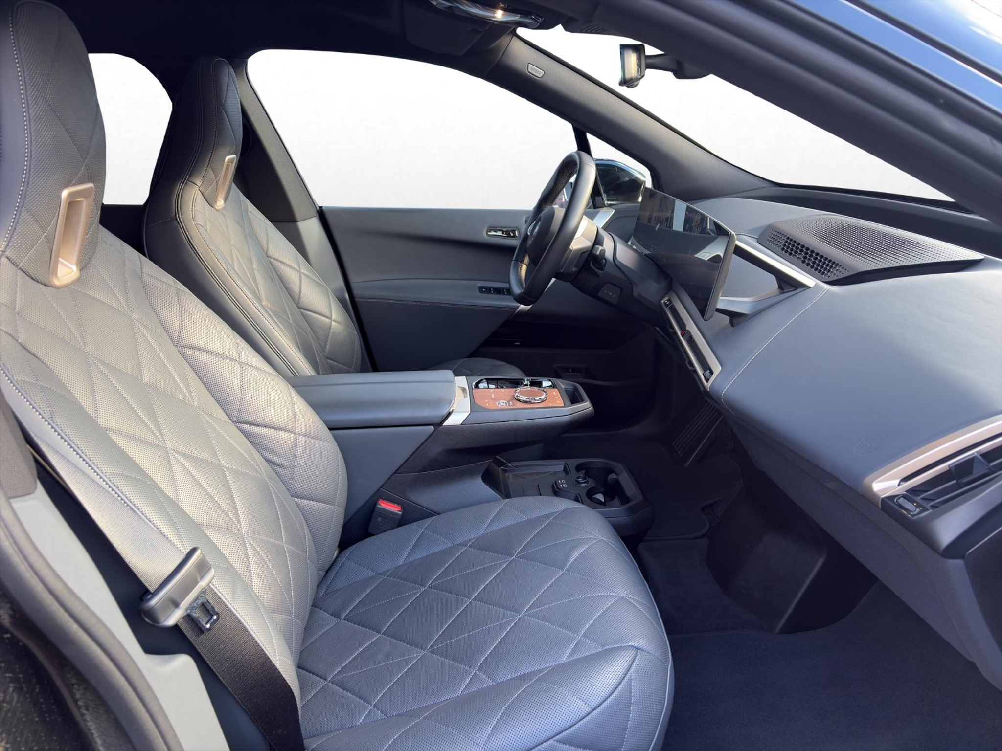 listing desktop thumbnail image 16